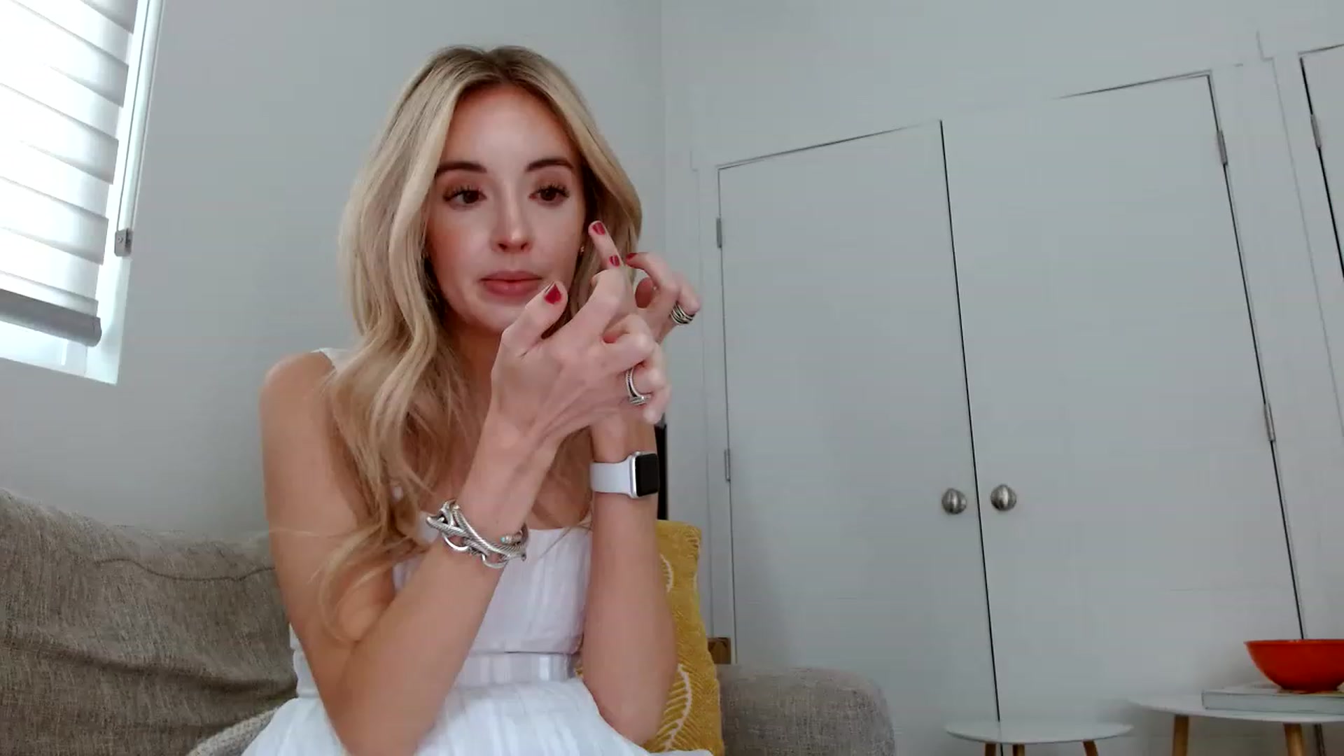 Gallery image thumbnail from Vegansoda's myfreecams stream on, 05/27/2023, 24:14 image 17 of 20
