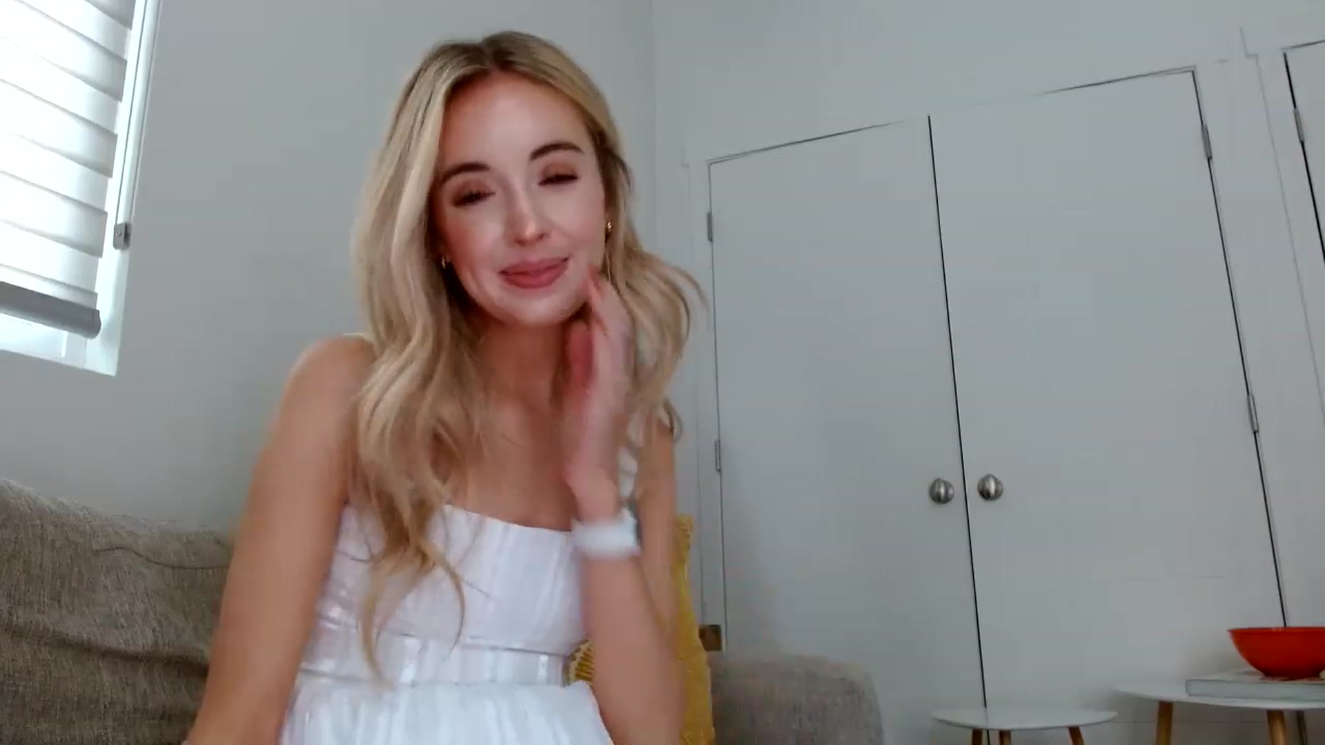 Gallery image thumbnail from Vegansoda's myfreecams stream on, 05/27/2023, 24:14 image 18 of 20