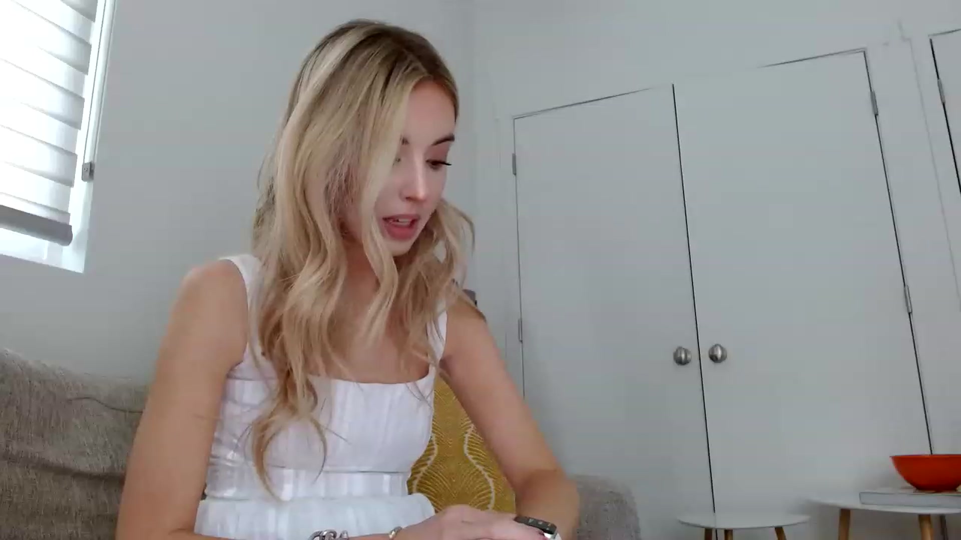 Gallery image thumbnail from Vegansoda's myfreecams stream on, 05/27/2023, 24:14 image 19 of 20