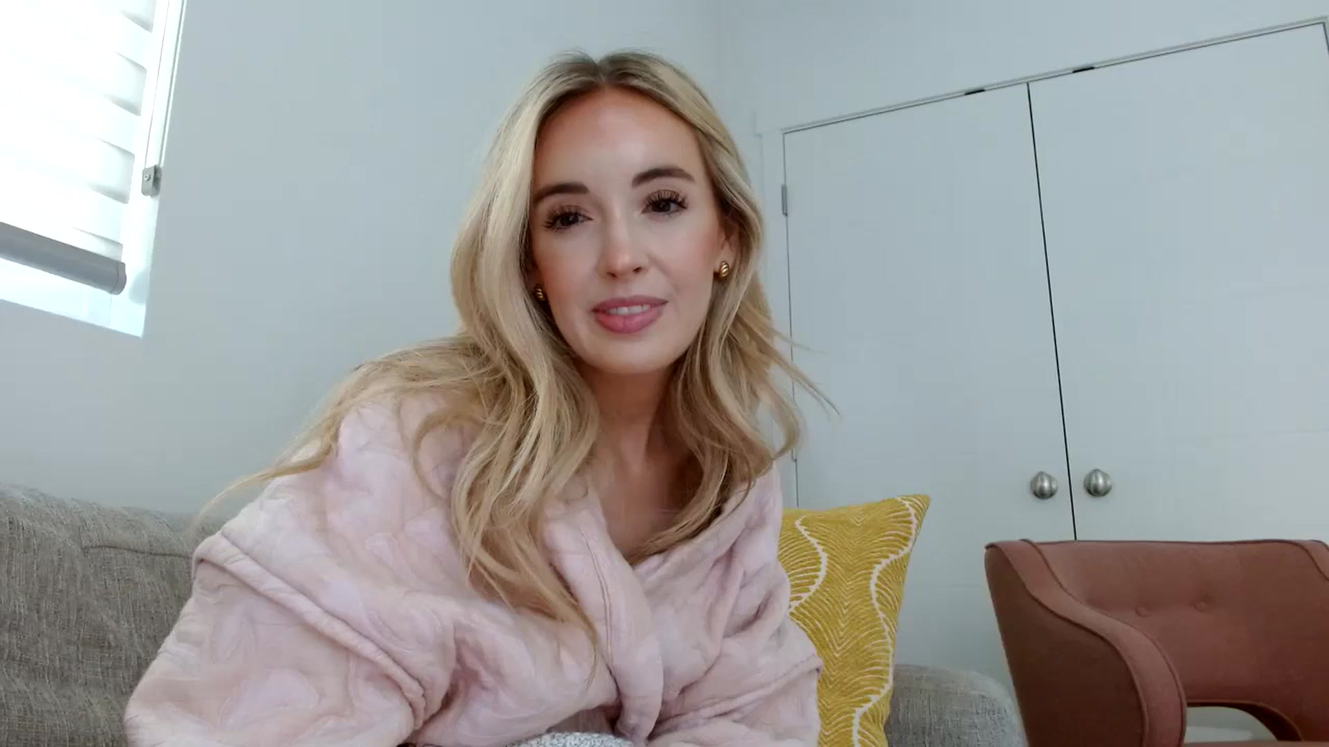 Gallery image thumbnail from Vegansoda's myfreecams stream on, 05/30/2023, 19:54 image 9 of 20