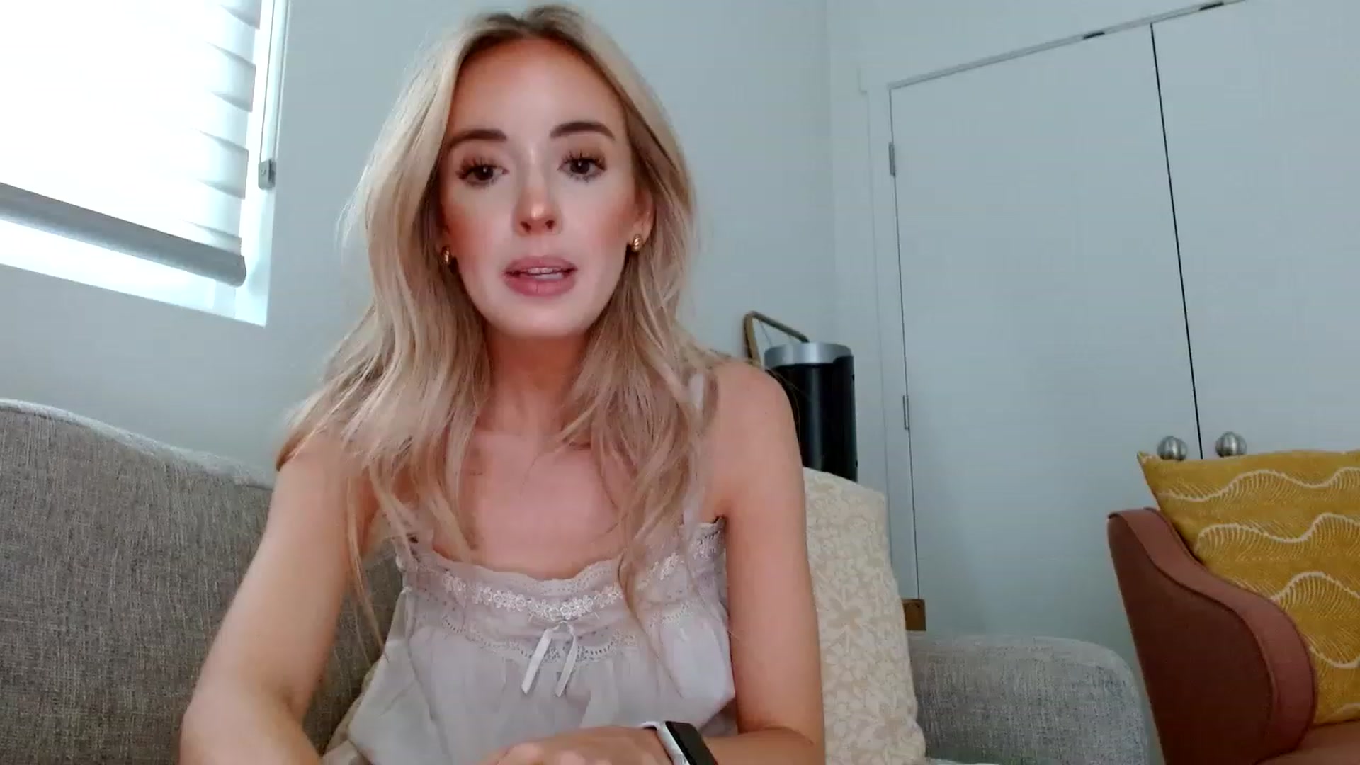 Gallery image thumbnail from Vegansoda's myfreecams stream on, 06/03/2023, 21:33 image 13 of 20