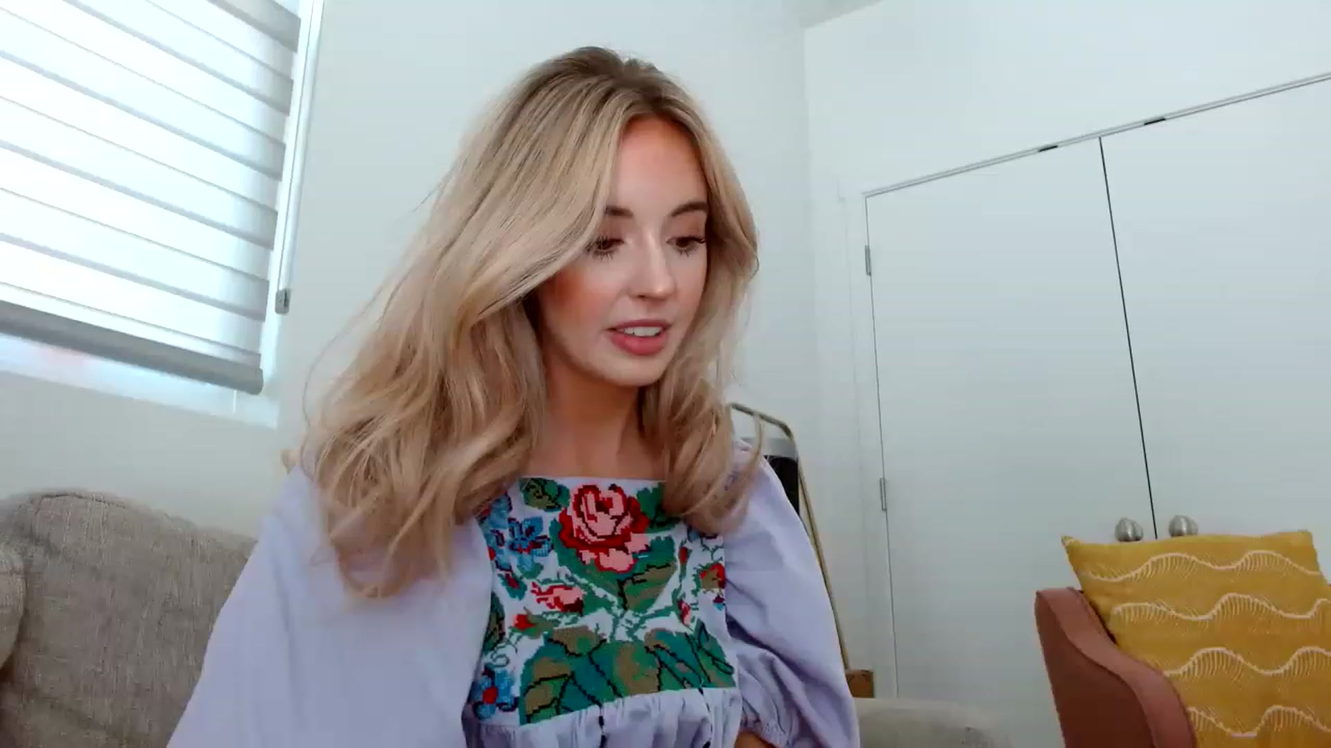 Gallery image thumbnail from Vegansoda's myfreecams stream on, 06/04/2023, 20:21 image 15 of 20