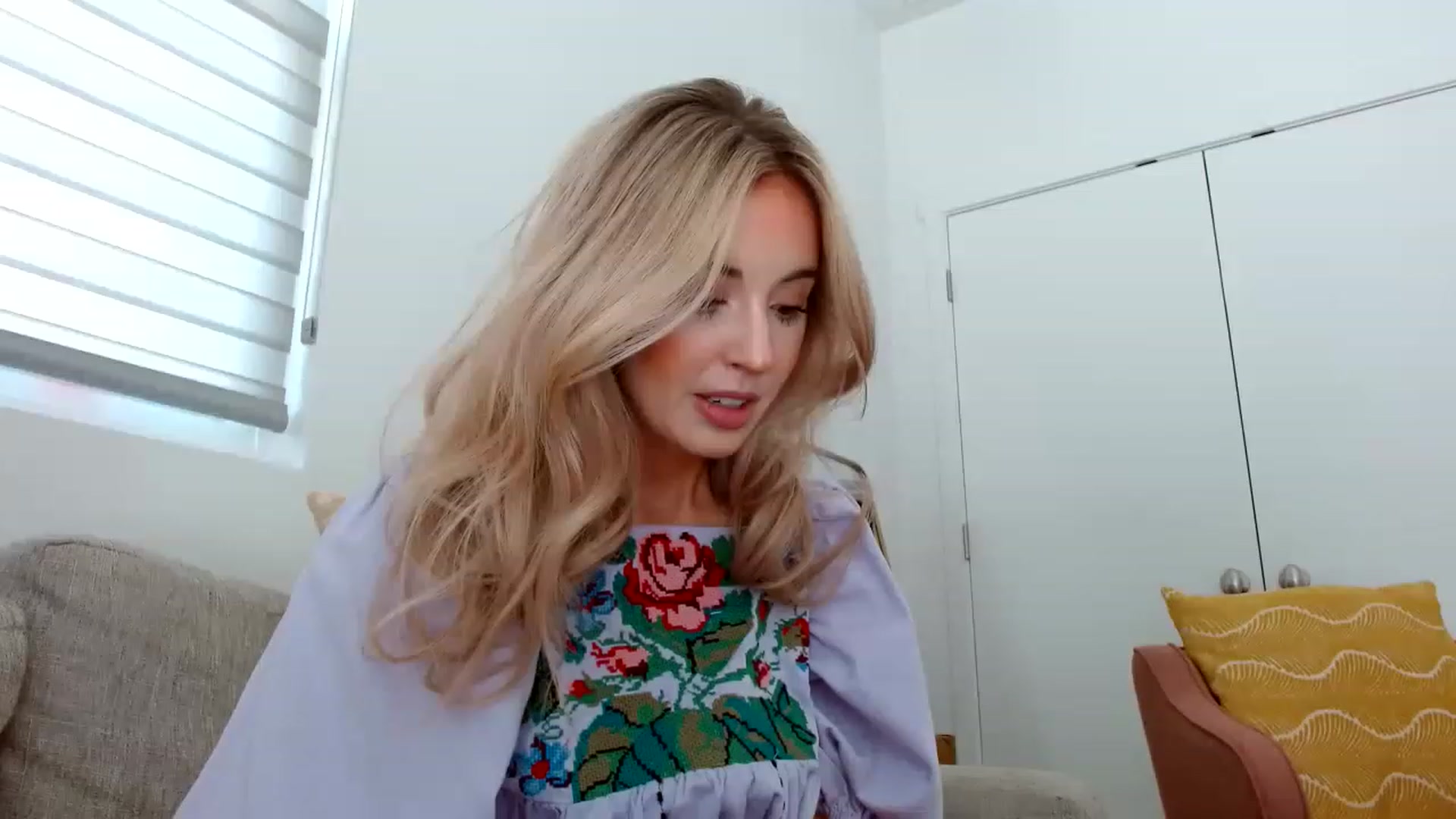 Gallery image thumbnail from Vegansoda's myfreecams stream on, 06/04/2023, 20:21 image 18 of 20