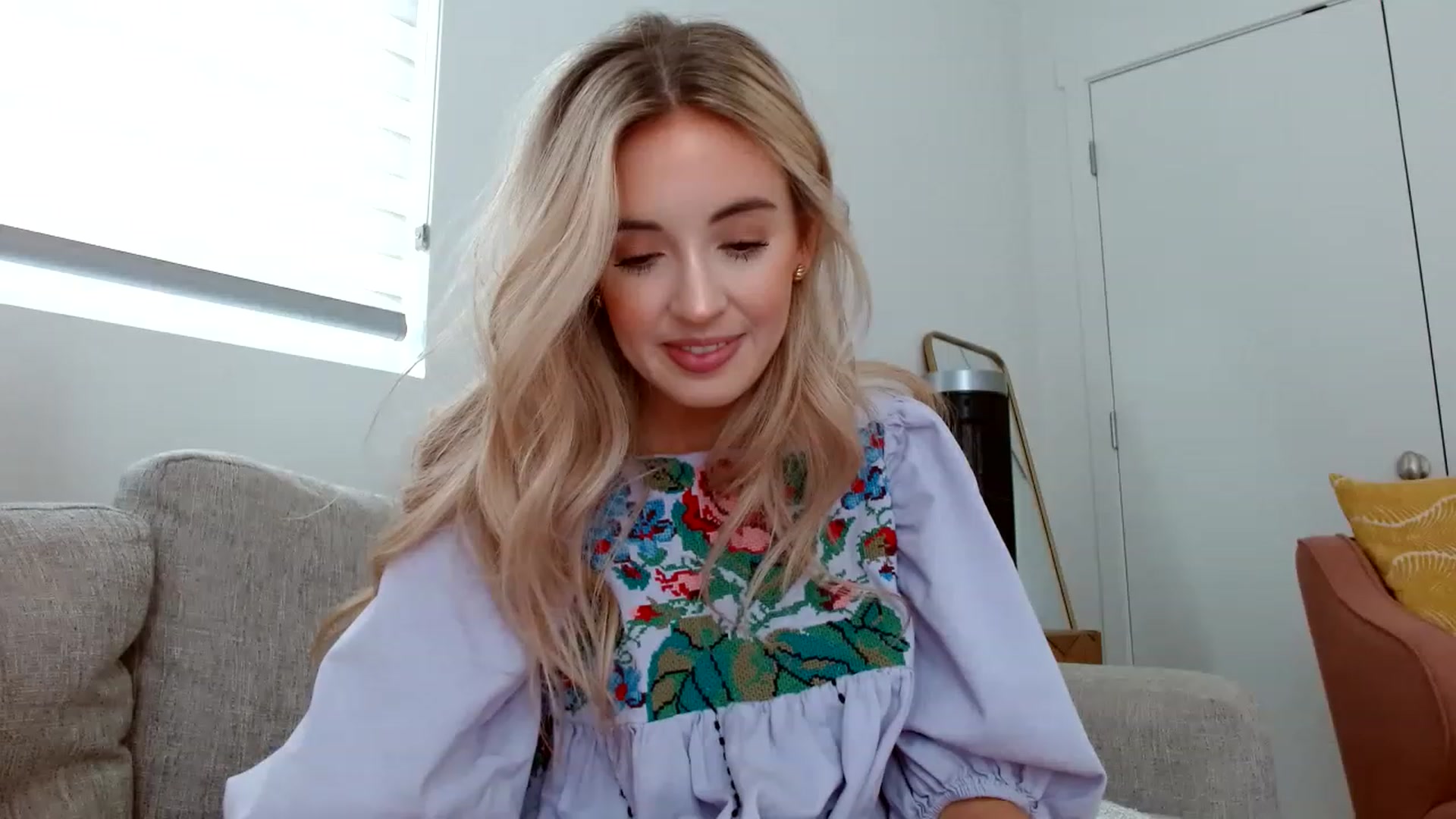 Gallery image thumbnail from Vegansoda's myfreecams stream on, 06/04/2023, 23:50 image 18 of 20