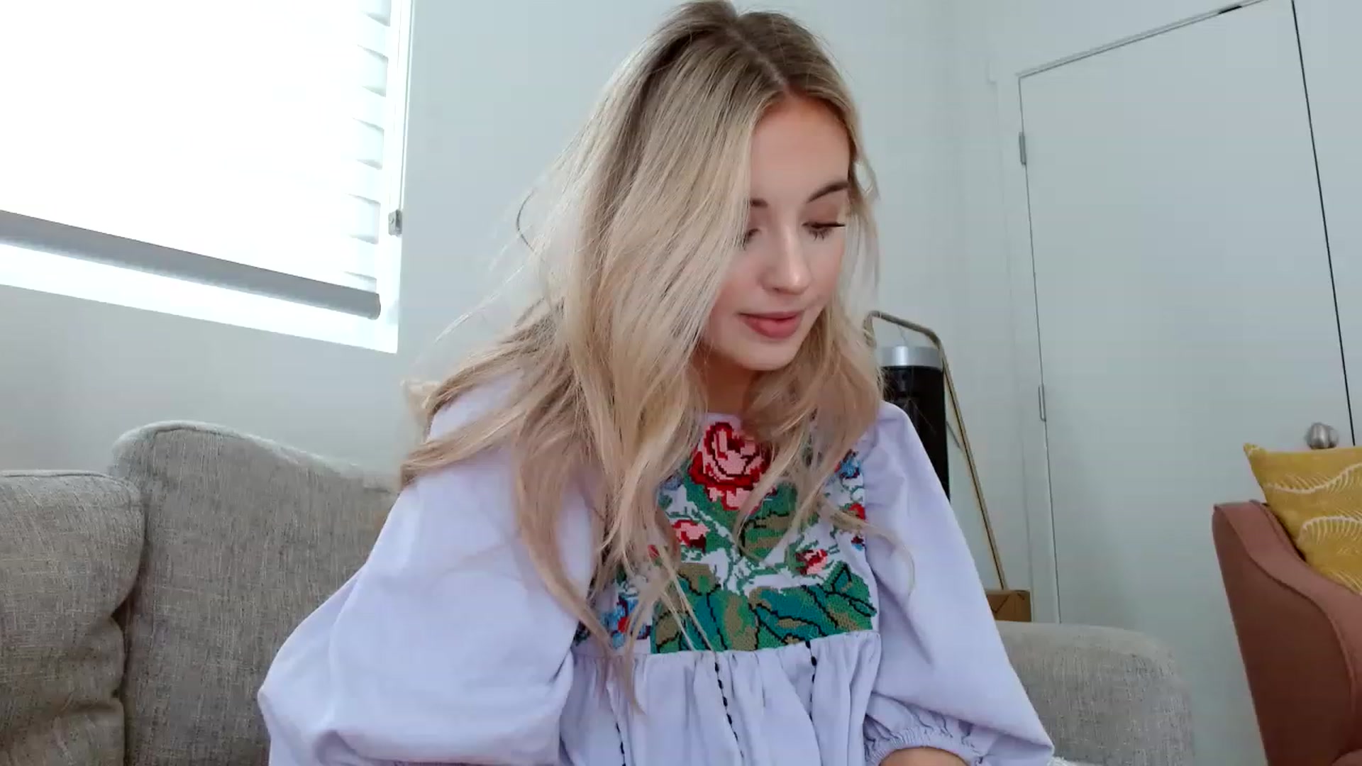 Gallery image thumbnail from Vegansoda's myfreecams stream on, 06/04/2023, 23:50 image 16 of 20