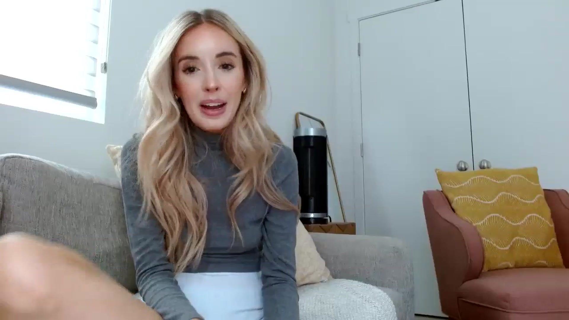 Gallery image thumbnail from Vegansoda's myfreecams stream on, 06/05/2023, 23:01 image 12 of 20
