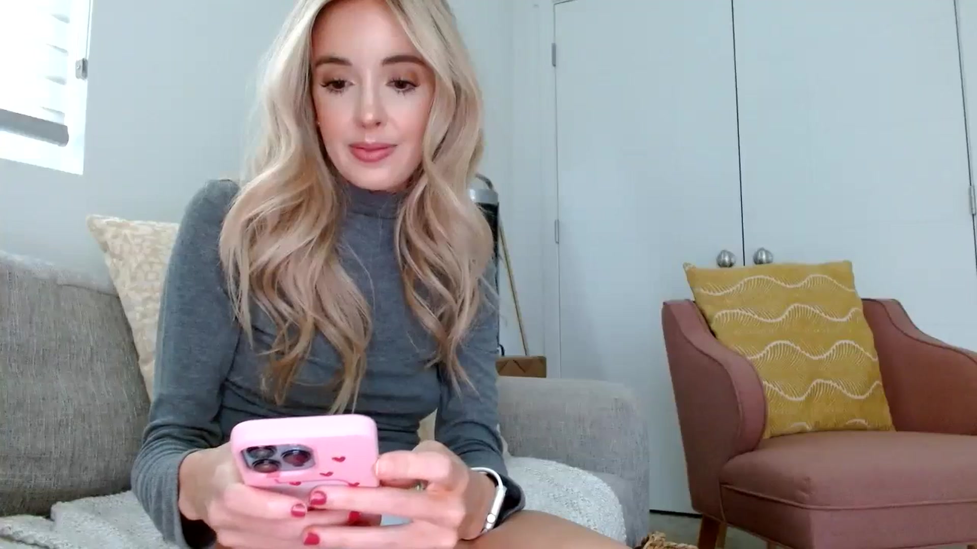 Gallery image thumbnail from Vegansoda's myfreecams stream on, 06/05/2023, 23:01 image 20 of 20