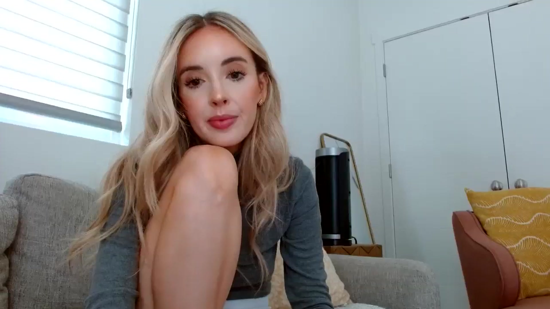 Gallery image thumbnail from Vegansoda's myfreecams stream on, 06/05/2023, 23:01 image 5 of 20