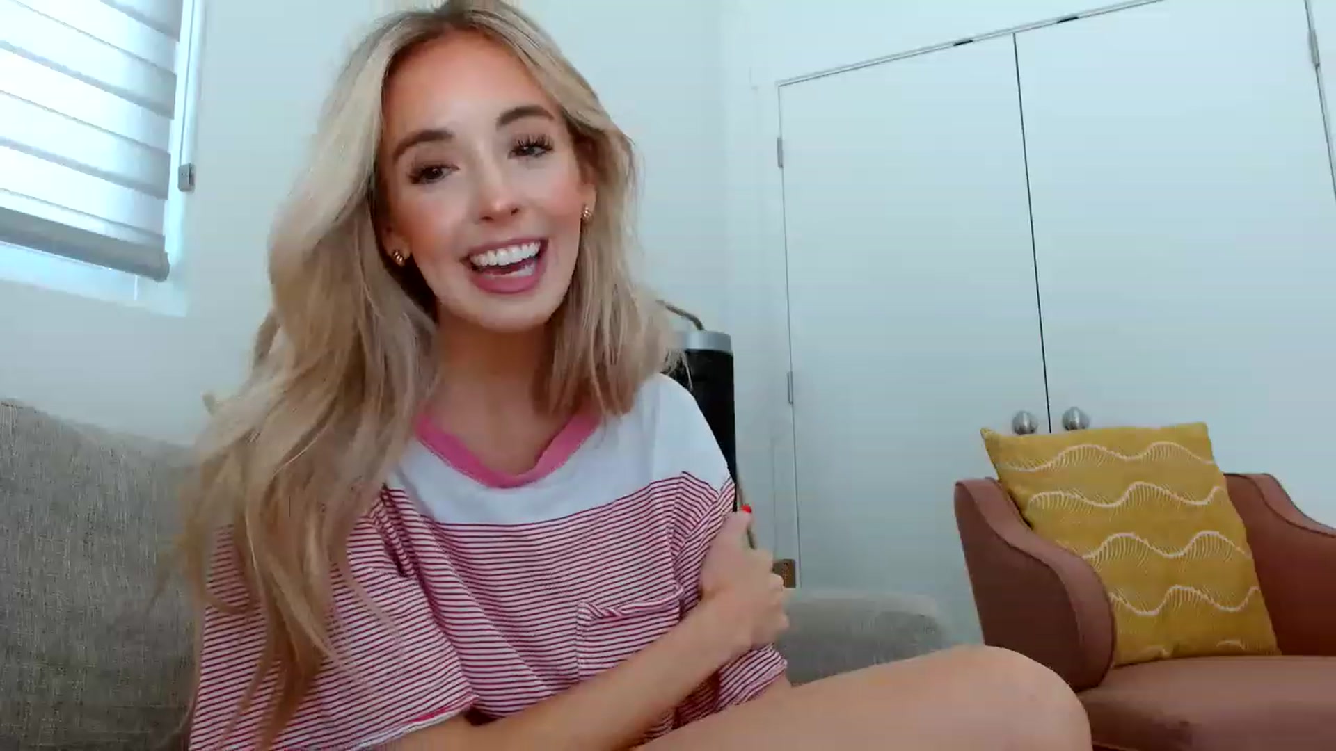 Gallery image thumbnail from Vegansoda's myfreecams stream on, 06/06/2023, 20:34 image 13 of 20