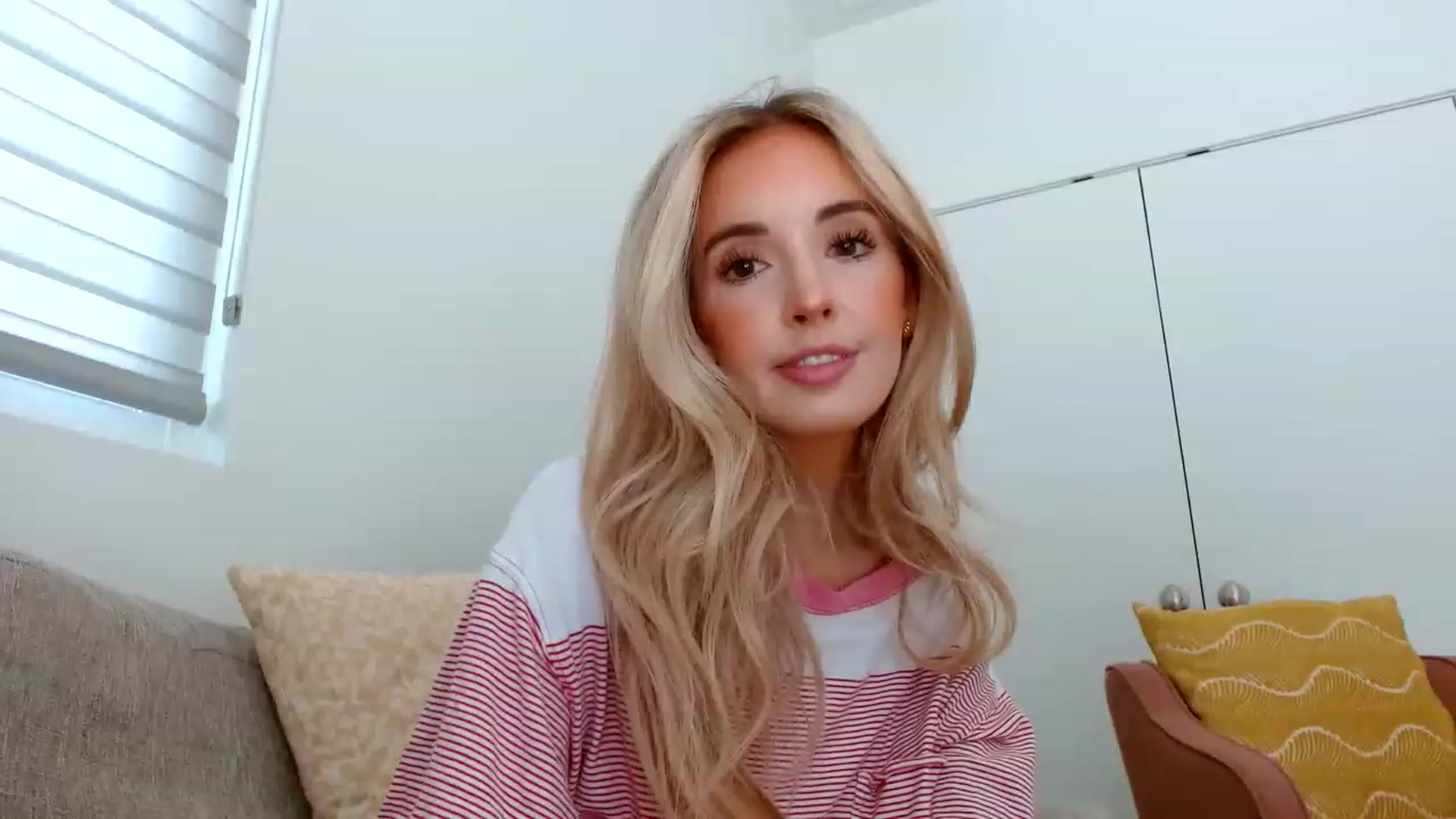 Gallery image thumbnail from Vegansoda's myfreecams stream on, 06/06/2023, 20:34 image 18 of 20