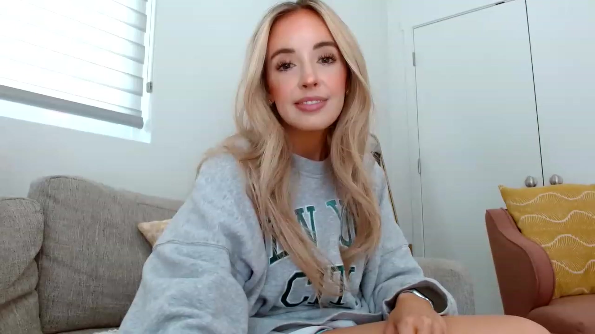 Gallery image thumbnail from Vegansoda's myfreecams stream on, 06/07/2023, 22:12 image 8 of 20