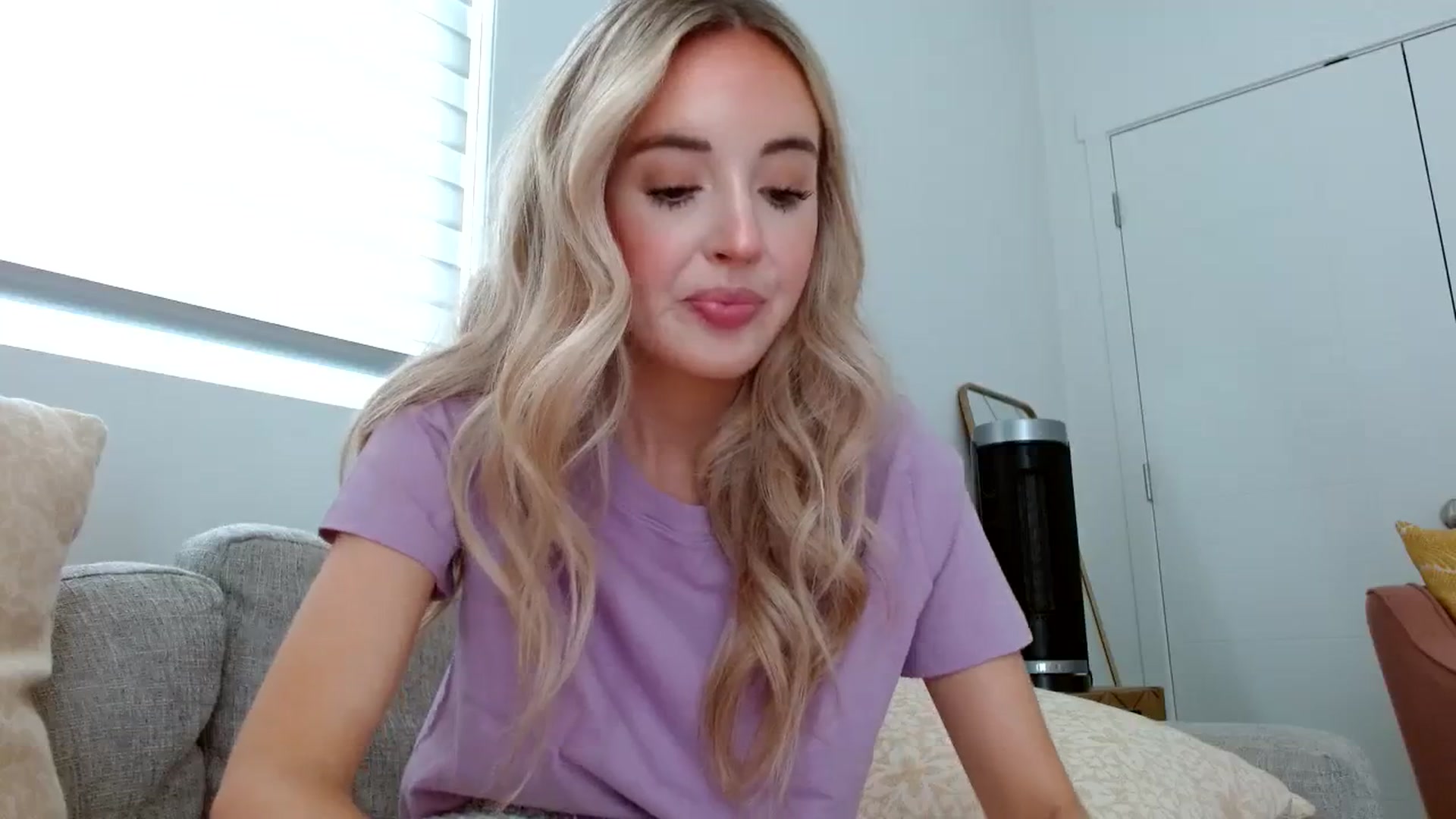 Gallery image thumbnail from Vegansoda's myfreecams stream on, 06/08/2023, 22:58 image 2 of 20