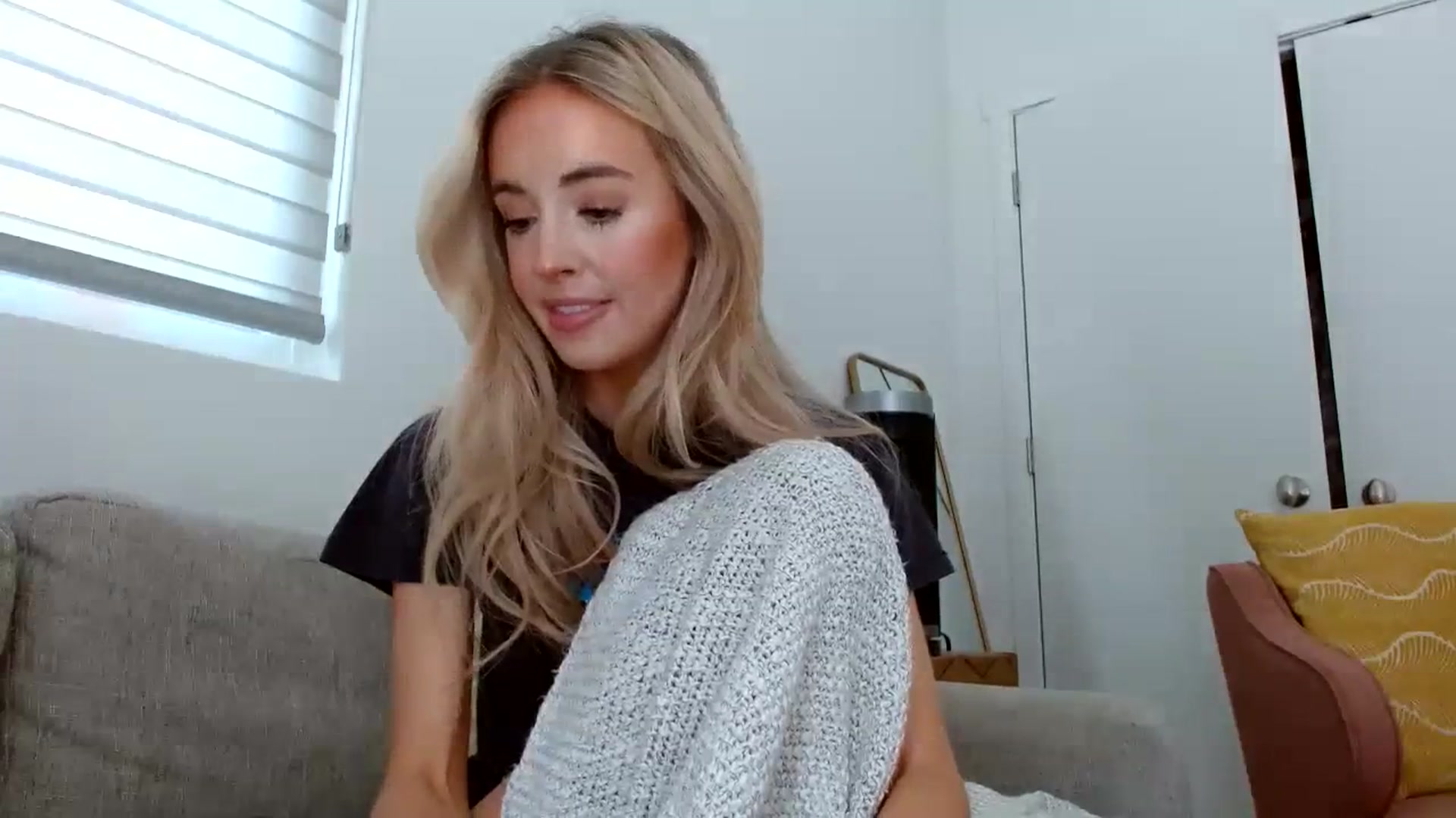 Gallery image thumbnail from Vegansoda's myfreecams stream on, 06/10/2023, 20:59 image 10 of 20