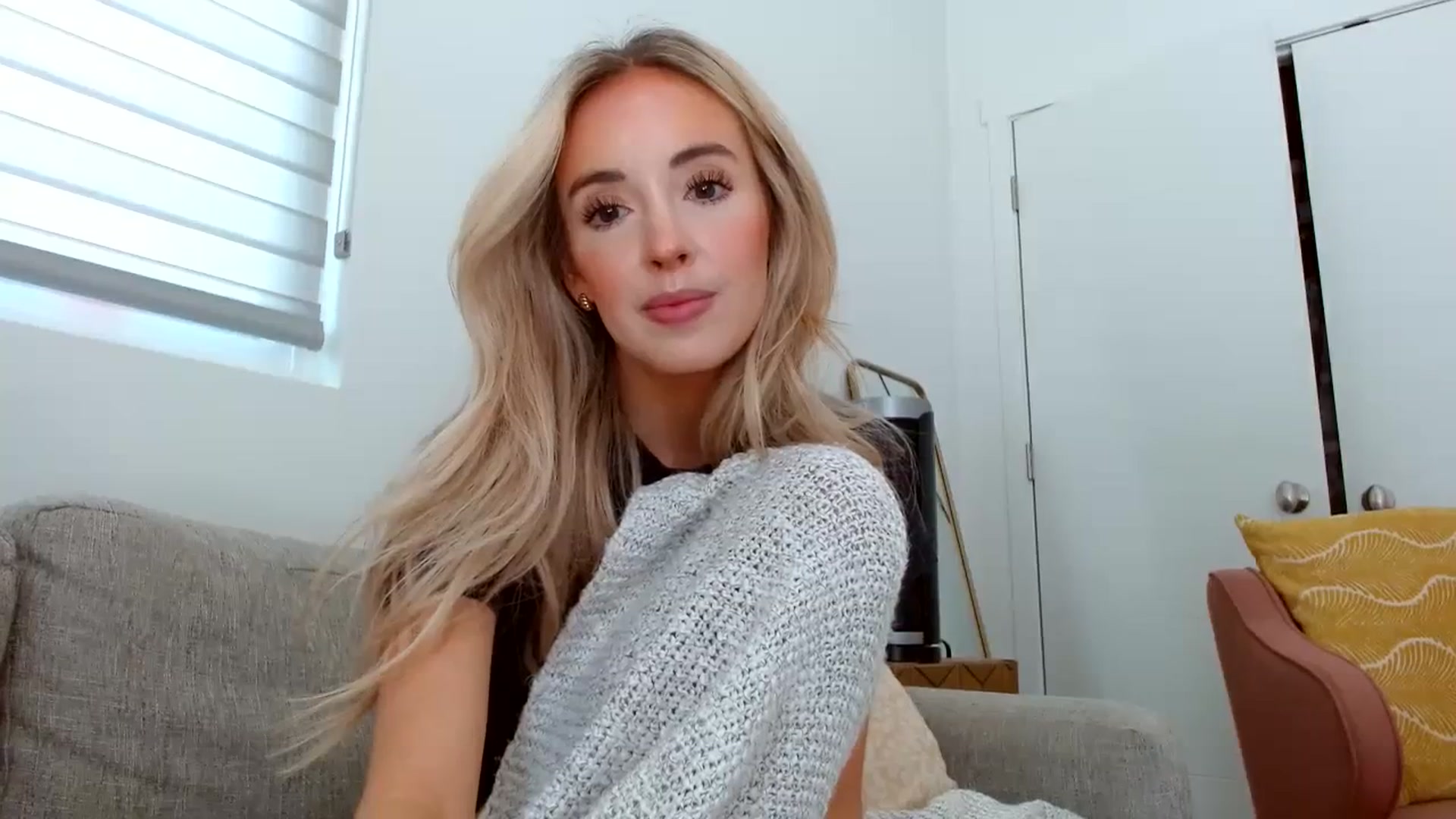 Gallery image thumbnail from Vegansoda's myfreecams stream on, 06/10/2023, 20:59 image 5 of 20
