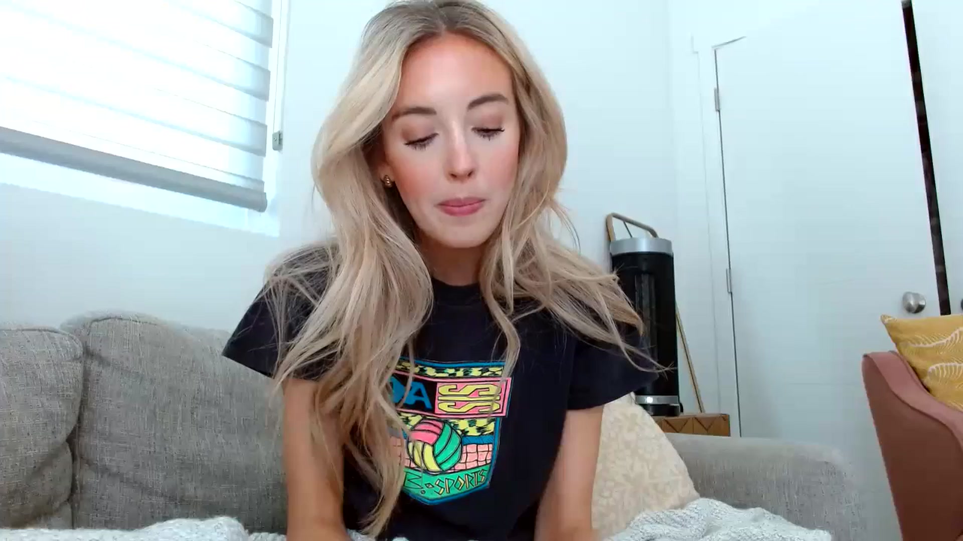 Gallery image thumbnail from Vegansoda's myfreecams stream on, 06/10/2023, 20:59 image 2 of 20