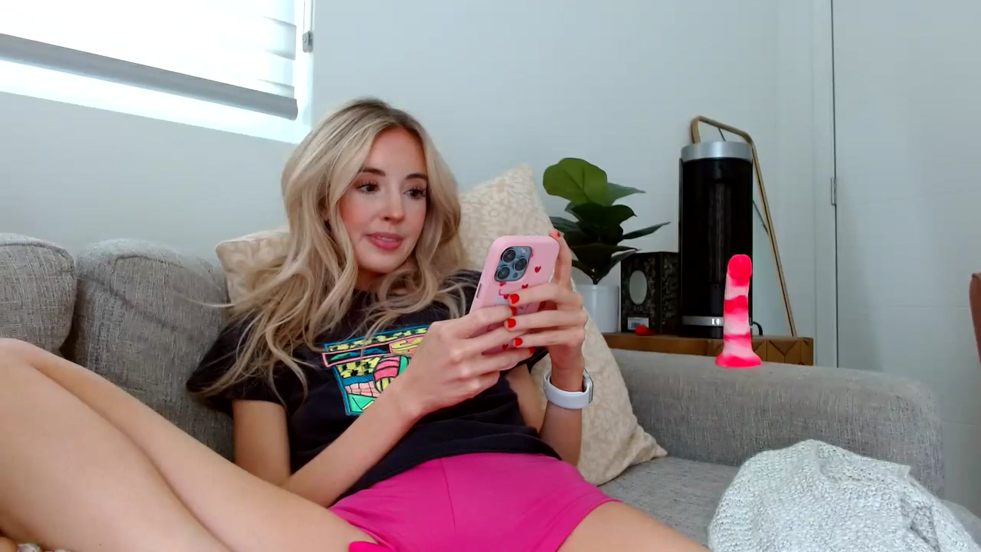 Gallery image thumbnail from Vegansoda's myfreecams stream on, 06/10/2023, 22:09 image 10 of 20