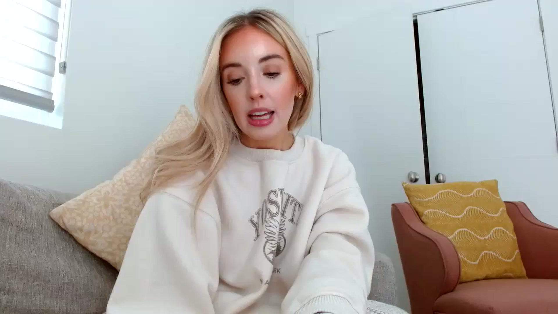 Gallery image thumbnail from Vegansoda's myfreecams stream on, 06/12/2023, 22:01 image 13 of 20