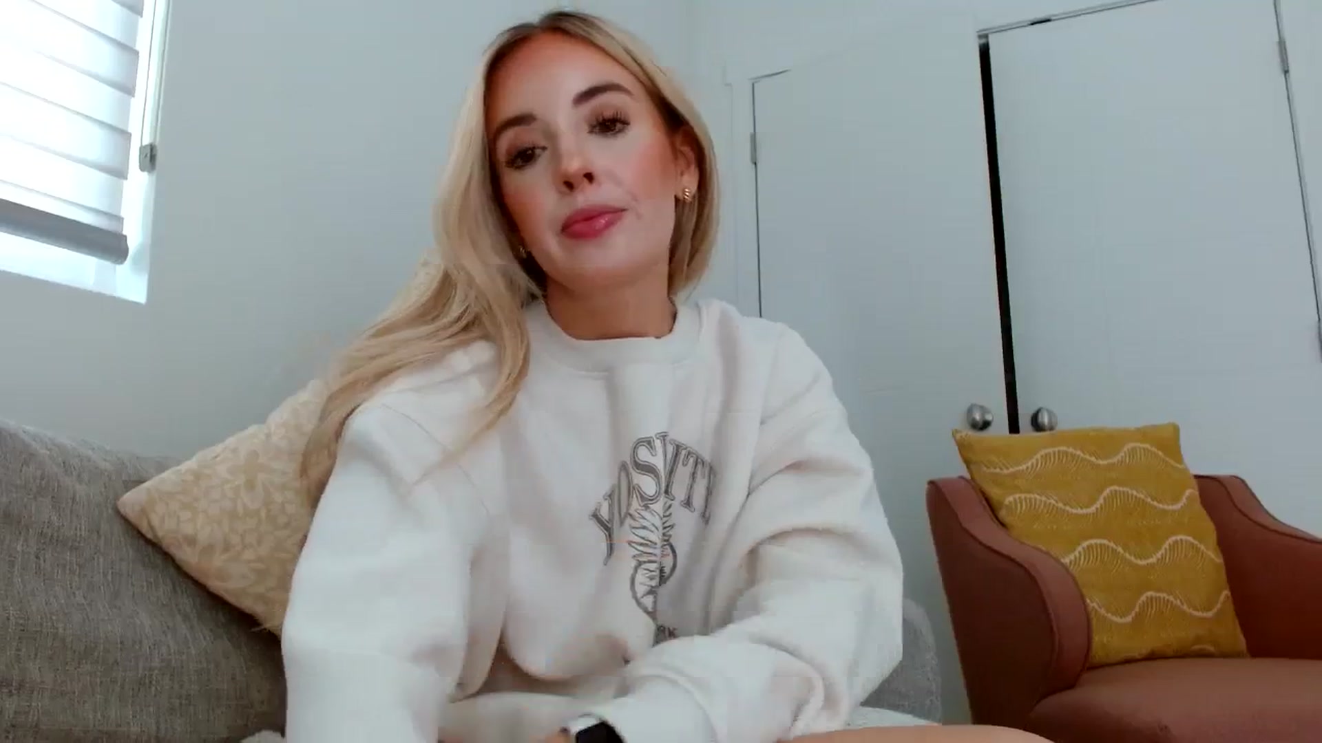 Gallery image thumbnail from Vegansoda's myfreecams stream on, 06/12/2023, 22:01 image 12 of 20