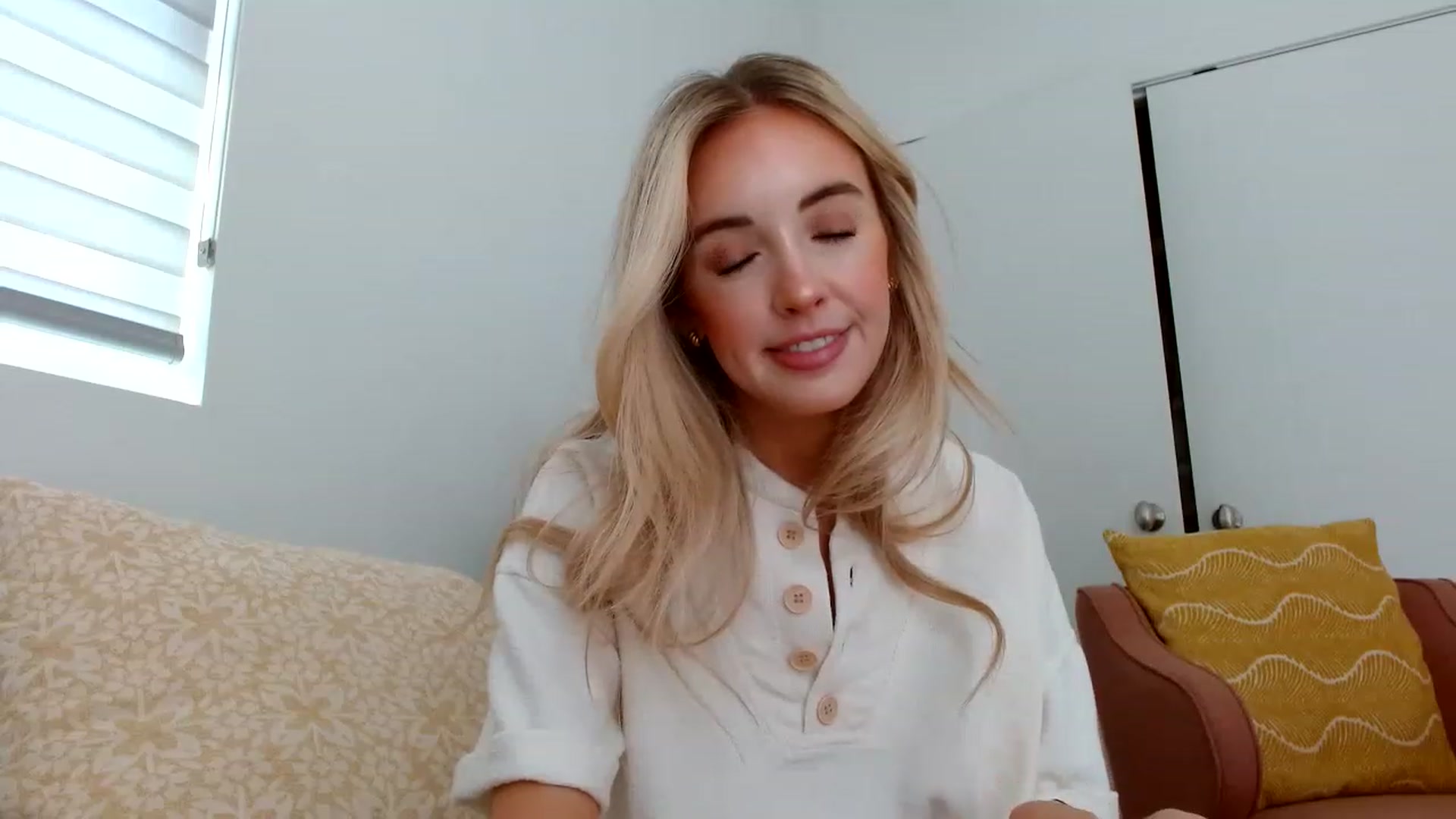 Gallery image thumbnail from Vegansoda's myfreecams stream on, 06/14/2023, 23:01 image 9 of 20