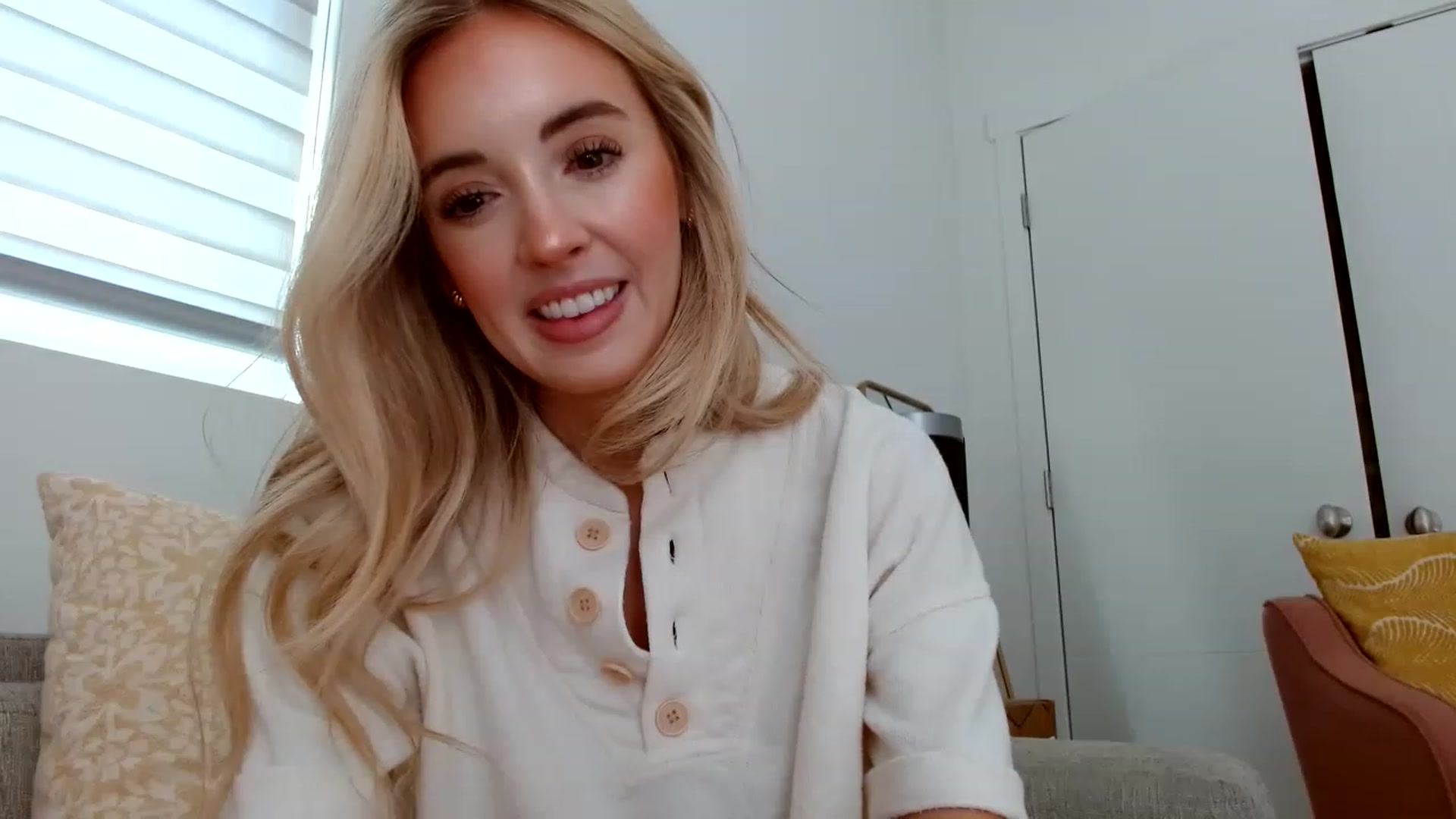 Gallery image thumbnail from Vegansoda's myfreecams stream on, 06/14/2023, 23:01 image 7 of 20