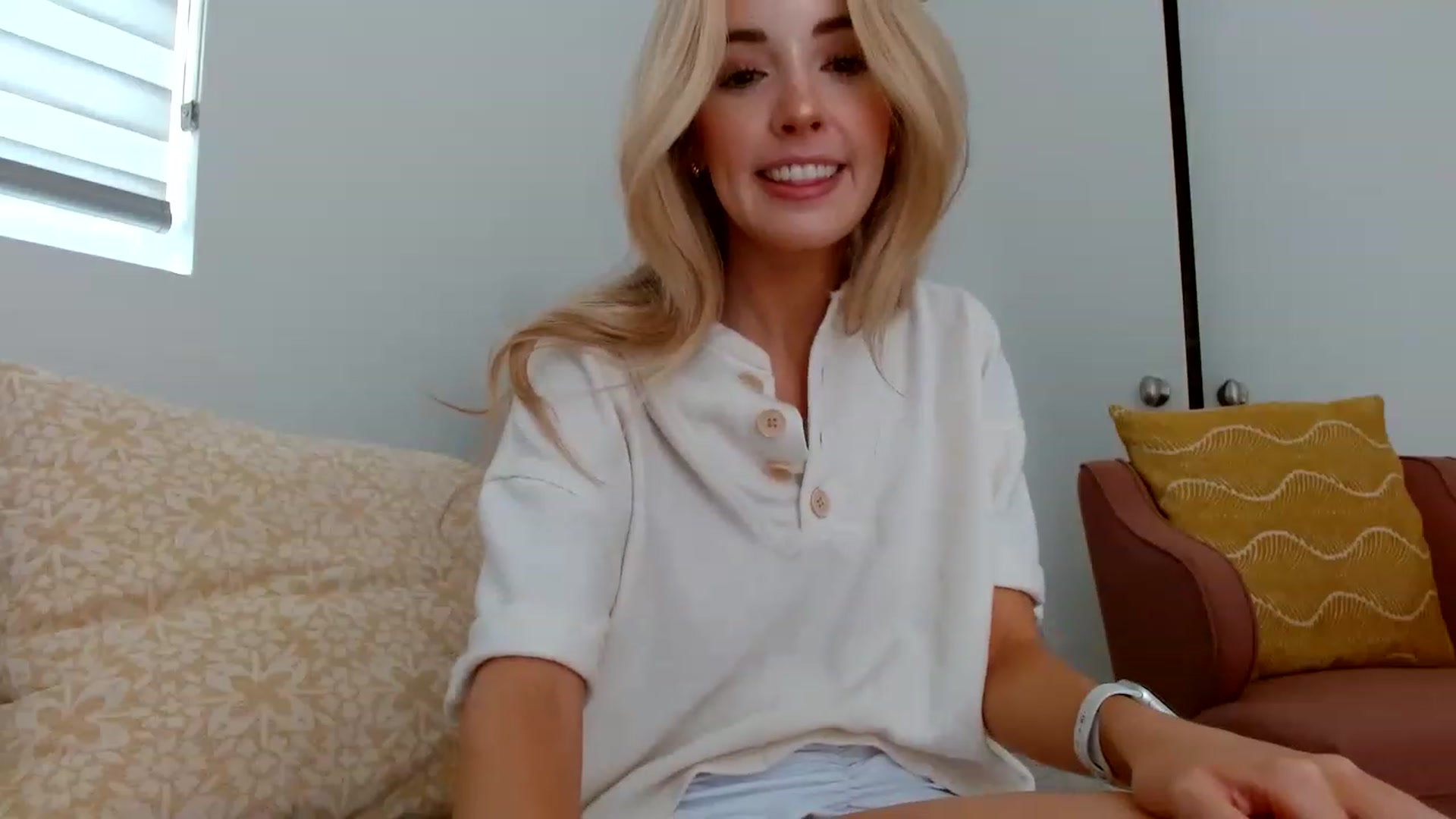 Gallery image thumbnail from Vegansoda's myfreecams stream on, 06/14/2023, 23:01 image 15 of 20