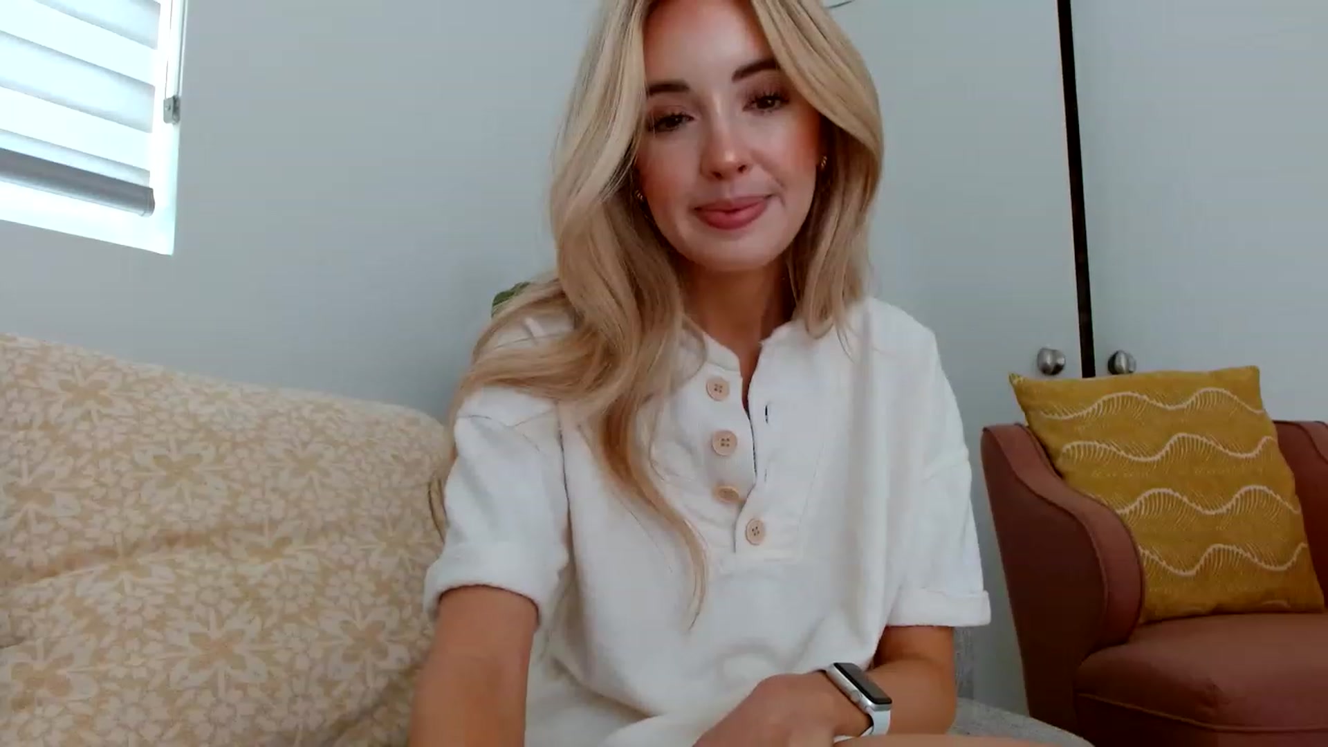 Gallery image thumbnail from Vegansoda's myfreecams stream on, 06/14/2023, 23:01 image 11 of 20