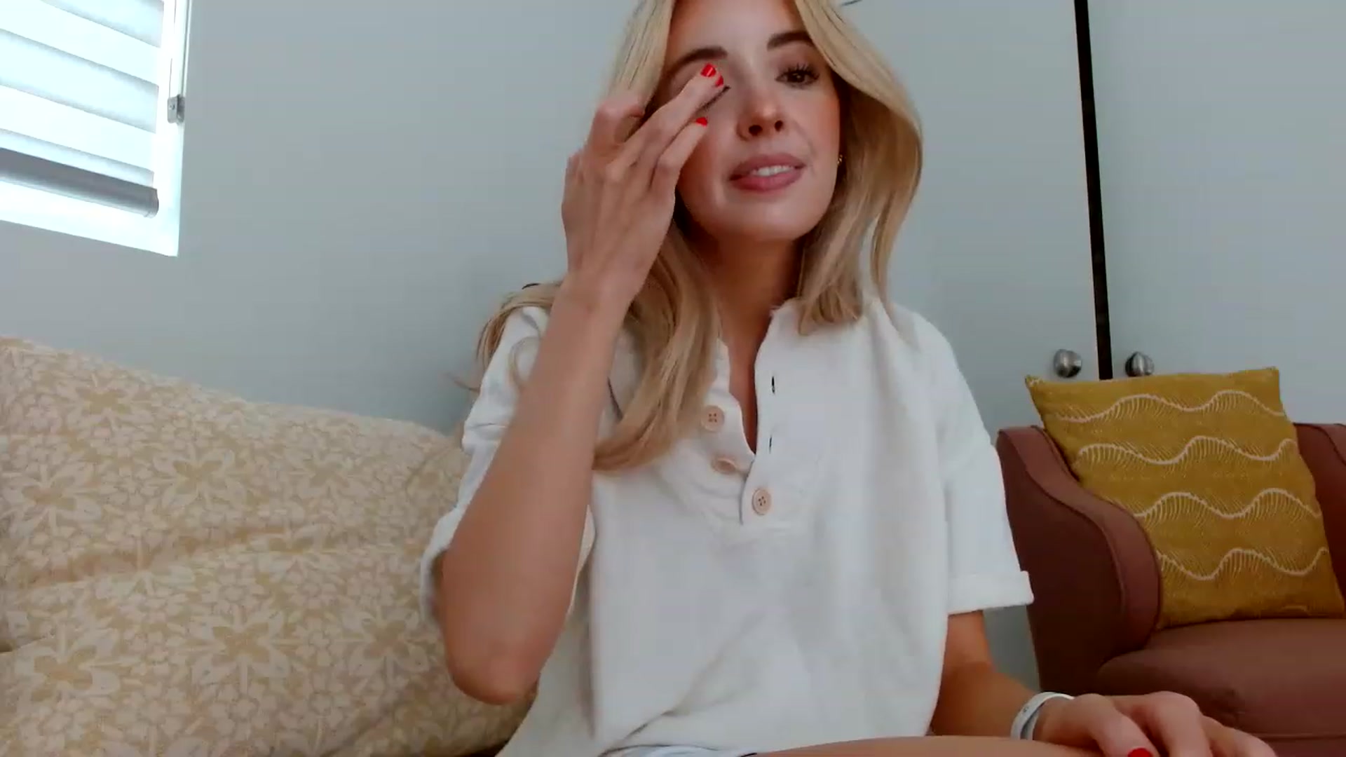 Gallery image thumbnail from Vegansoda's myfreecams stream on, 06/14/2023, 23:01 image 17 of 20