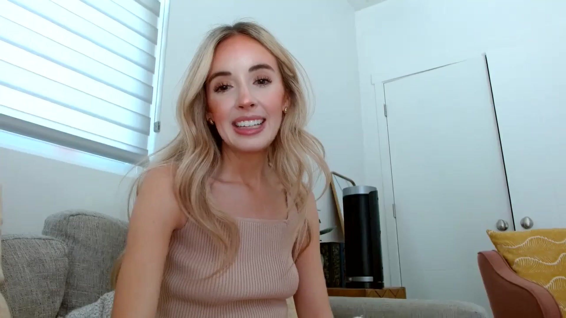 Gallery image thumbnail from Vegansoda's myfreecams stream on, 06/19/2023, 21:06 image 5 of 20
