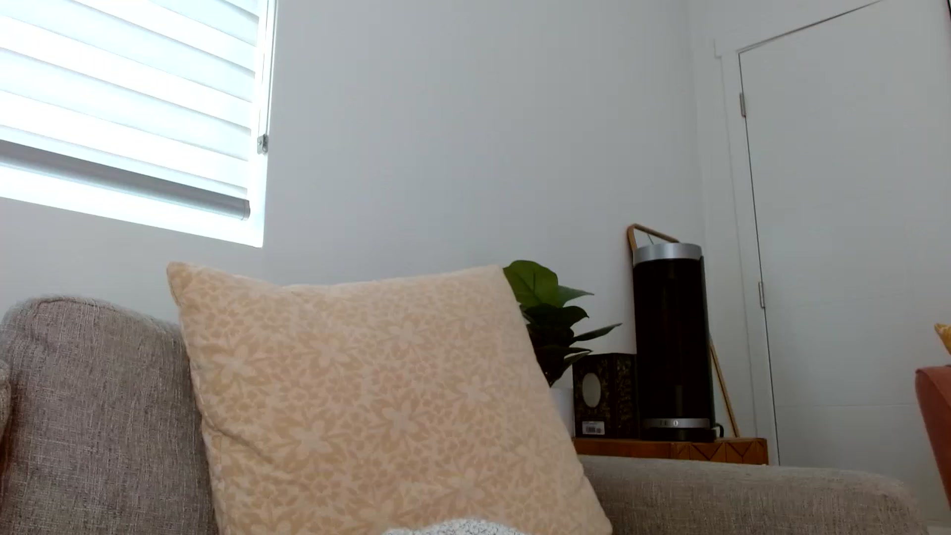 Gallery image thumbnail from Vegansoda's myfreecams stream on, 06/20/2023, 23:27 image 18 of 20