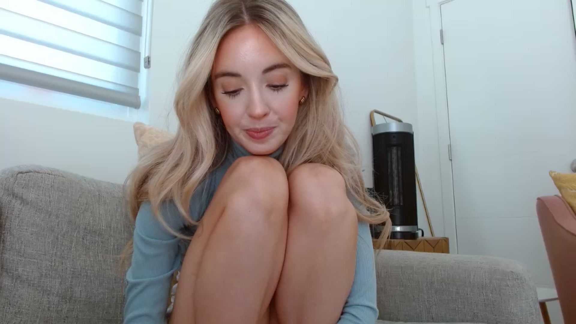 Gallery image thumbnail from Vegansoda's myfreecams stream on, 06/21/2023, 21:41 image 15 of 20