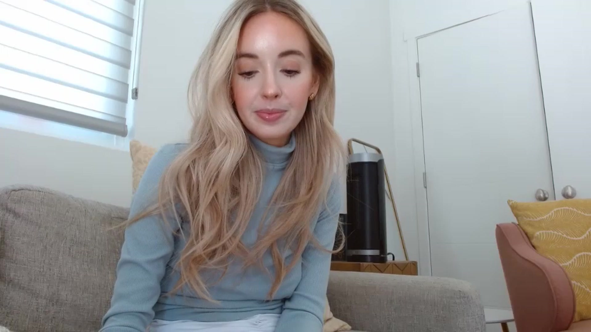 Gallery image thumbnail from Vegansoda's myfreecams stream on, 06/21/2023, 21:41 image 4 of 20