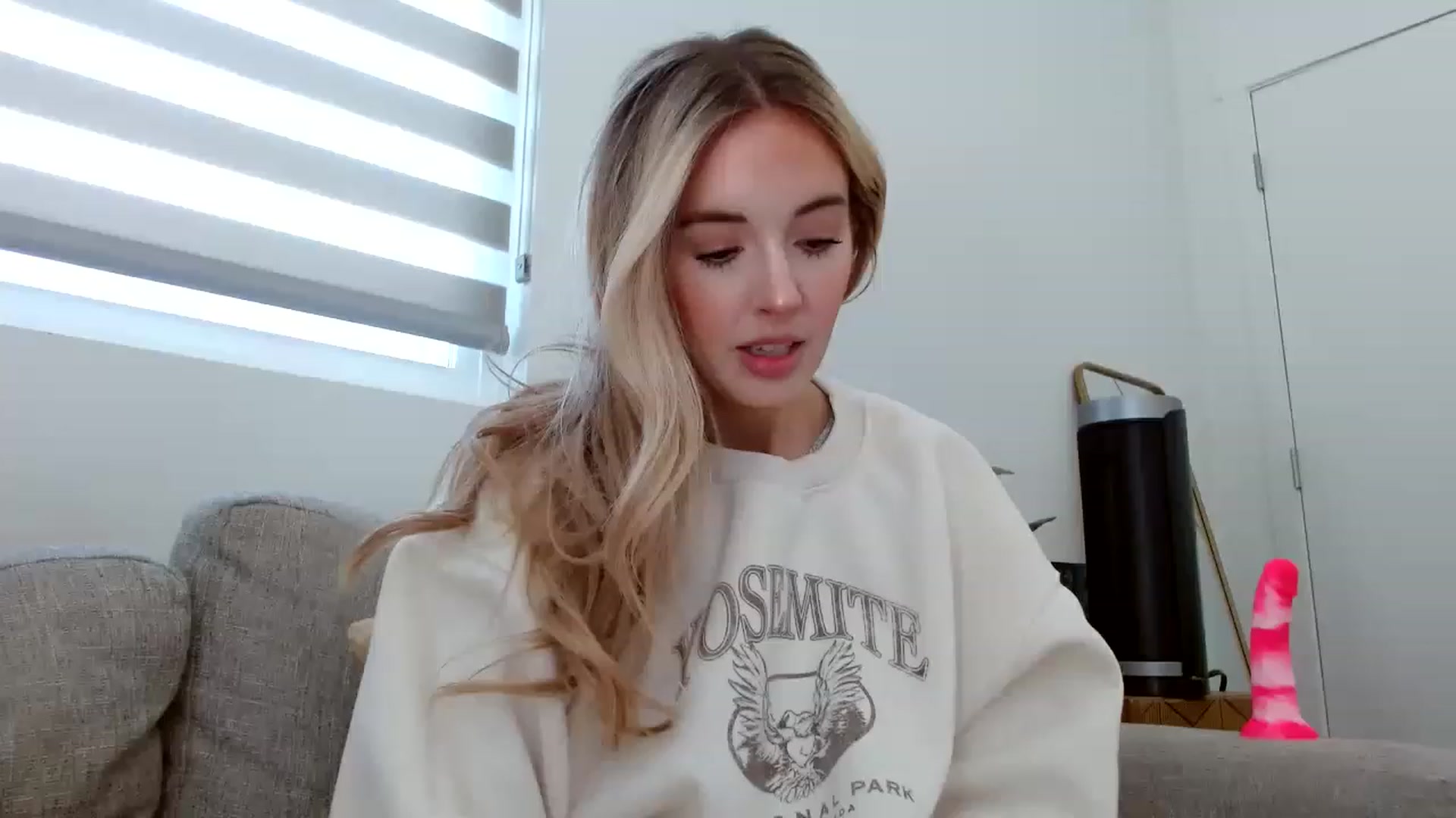 Gallery image thumbnail from Vegansoda's myfreecams stream on, 06/25/2023, 19:58 image 1 of 20