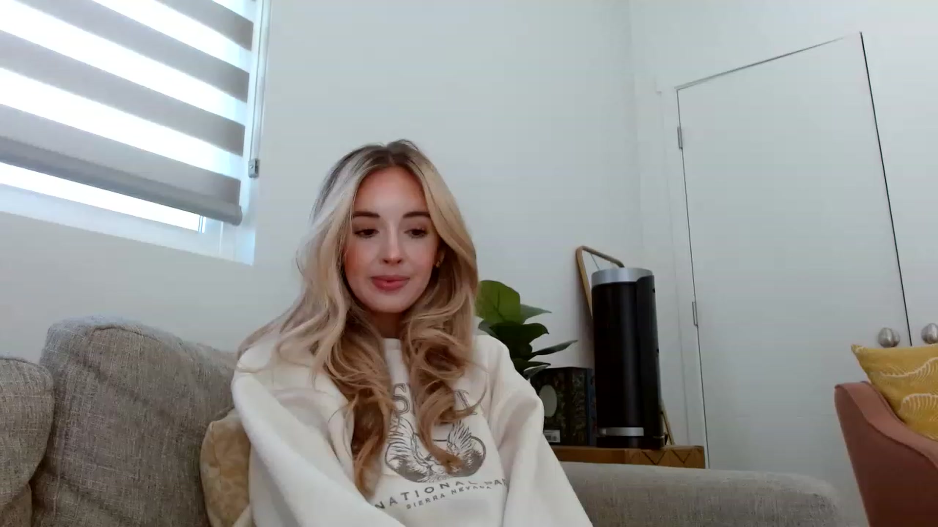 Gallery image thumbnail from Vegansoda's myfreecams stream on, 06/25/2023, 19:58 image 11 of 20