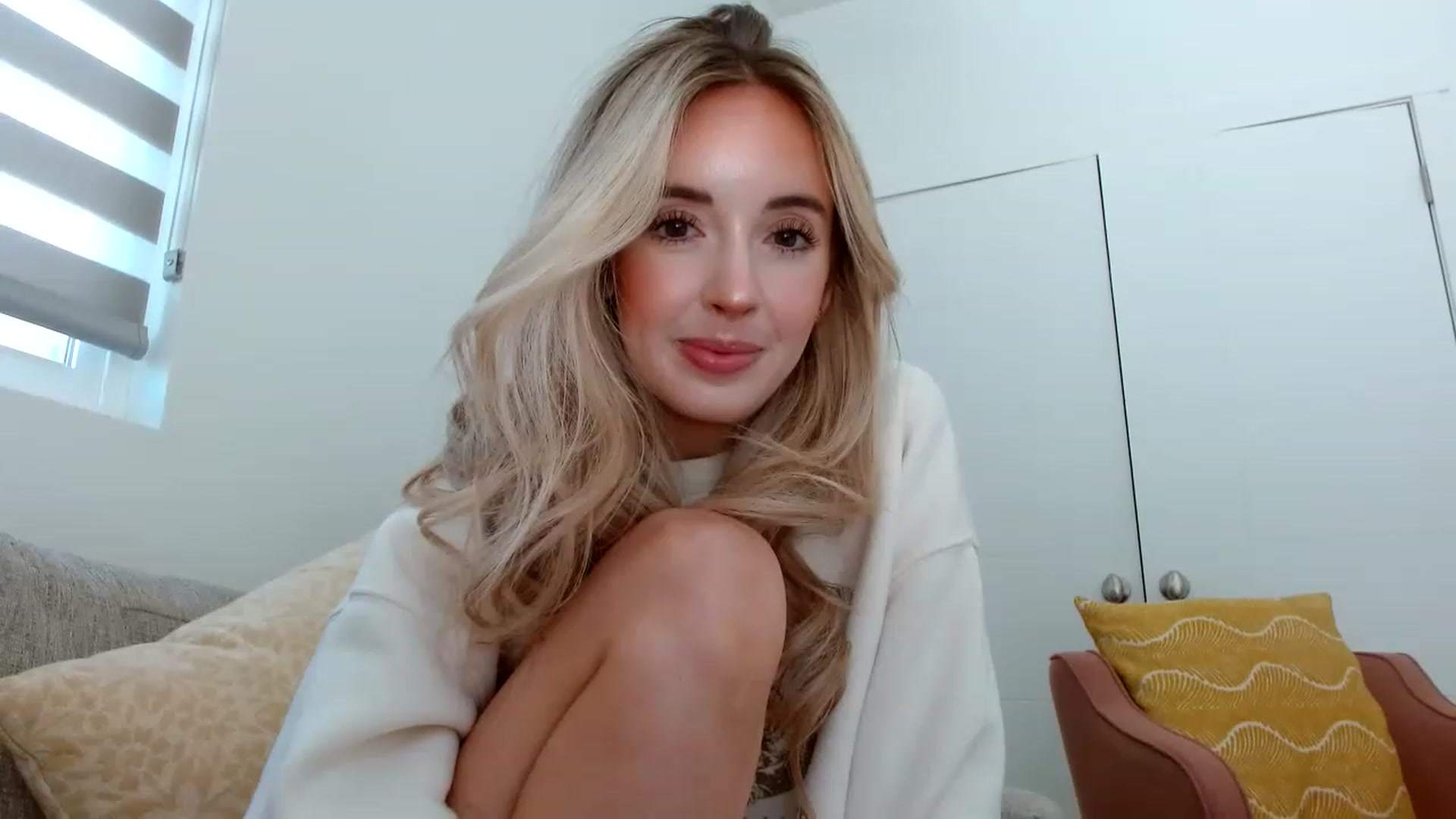Gallery image thumbnail from Vegansoda's myfreecams stream on, 06/25/2023, 19:58 image 16 of 20