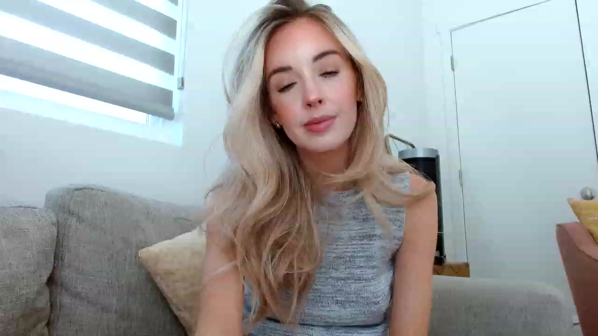 Gallery image thumbnail from Vegansoda's myfreecams stream on, 06/25/2023, 21:32 image 3 of 20