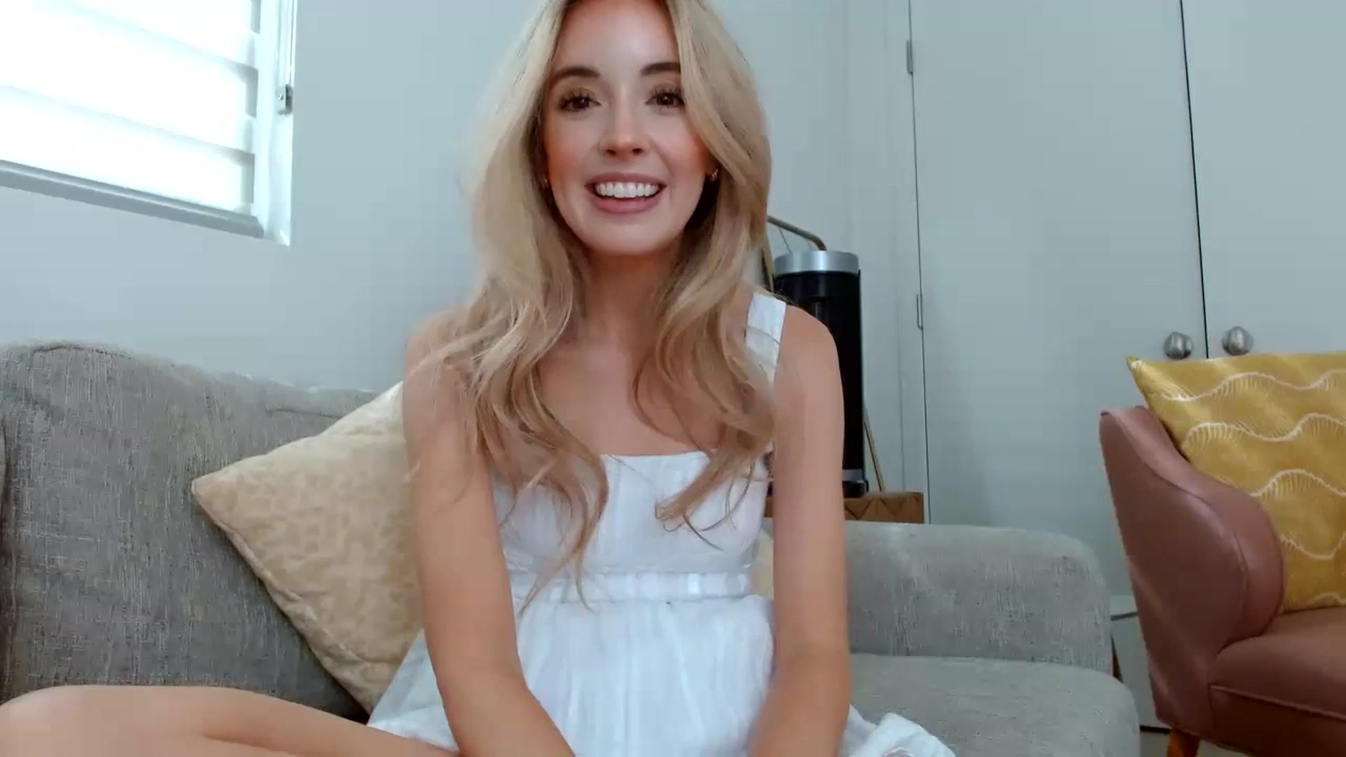 Gallery image thumbnail from Vegansoda's myfreecams stream on, 06/28/2023, 24:05 image 18 of 20