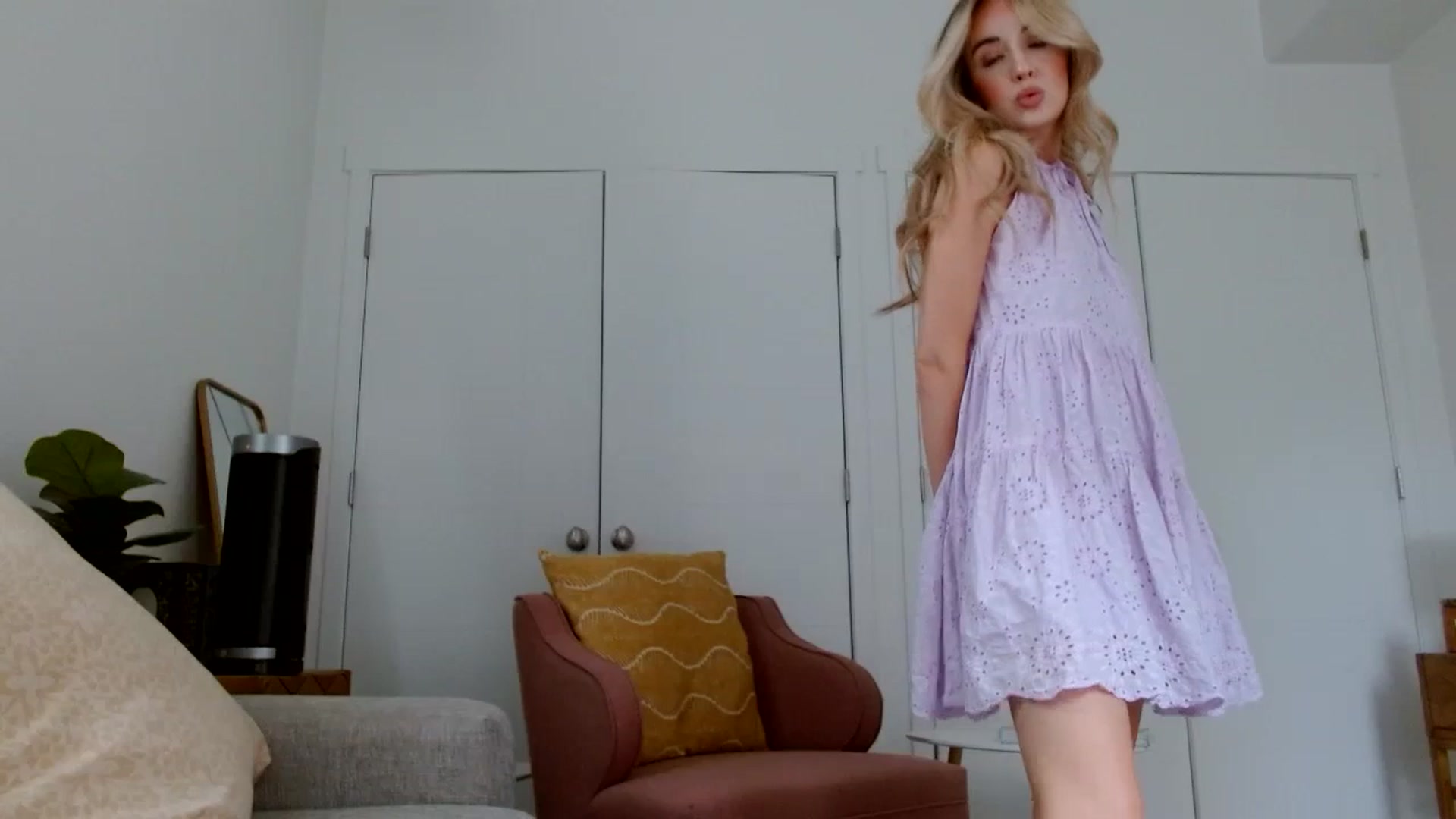 Gallery image thumbnail from Vegansoda's myfreecams stream on, 06/28/2023, 23:50 image 9 of 20