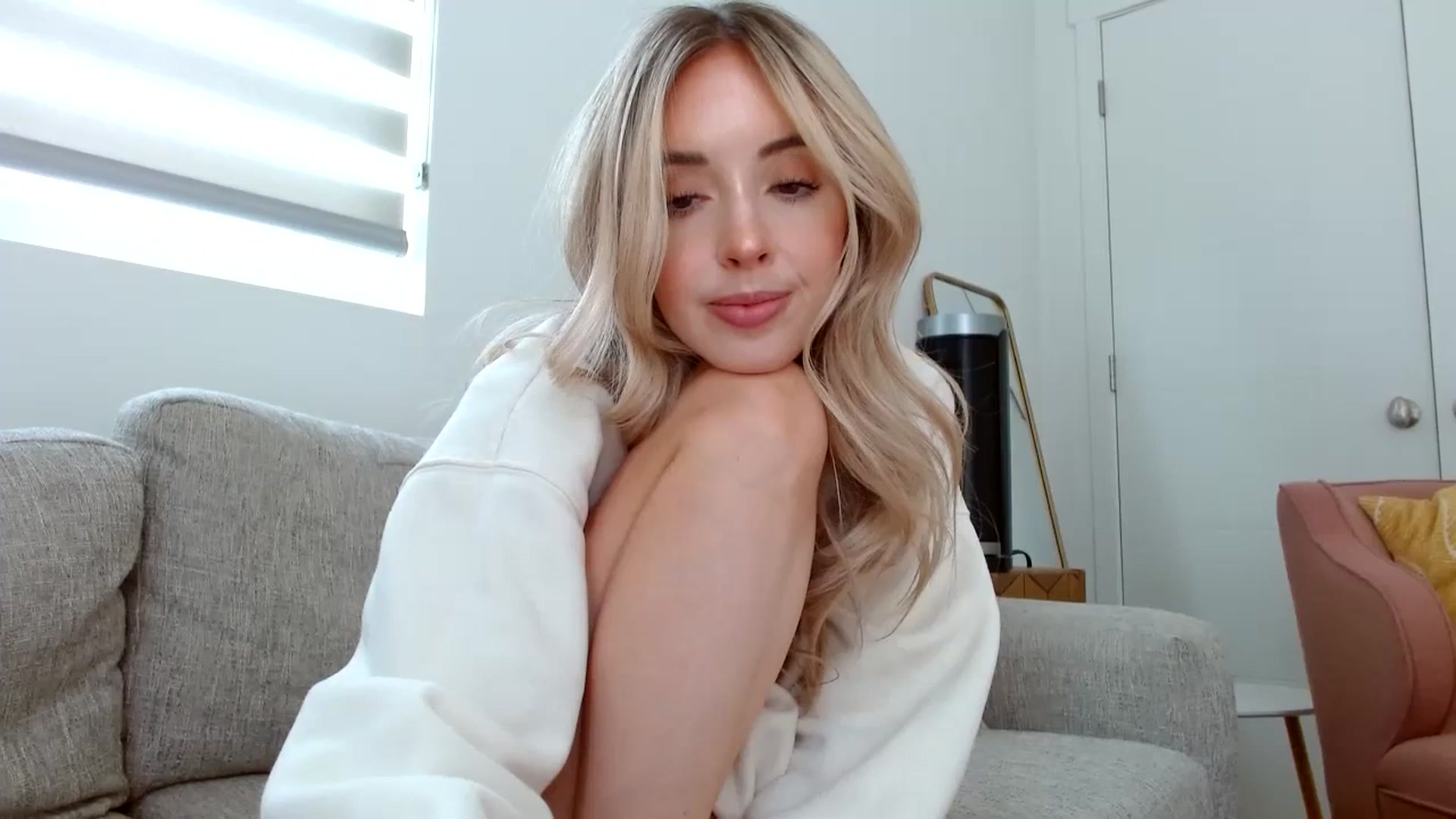 Gallery image thumbnail from Vegansoda's myfreecams stream on, 06/30/2023, 24:04 image 2 of 20