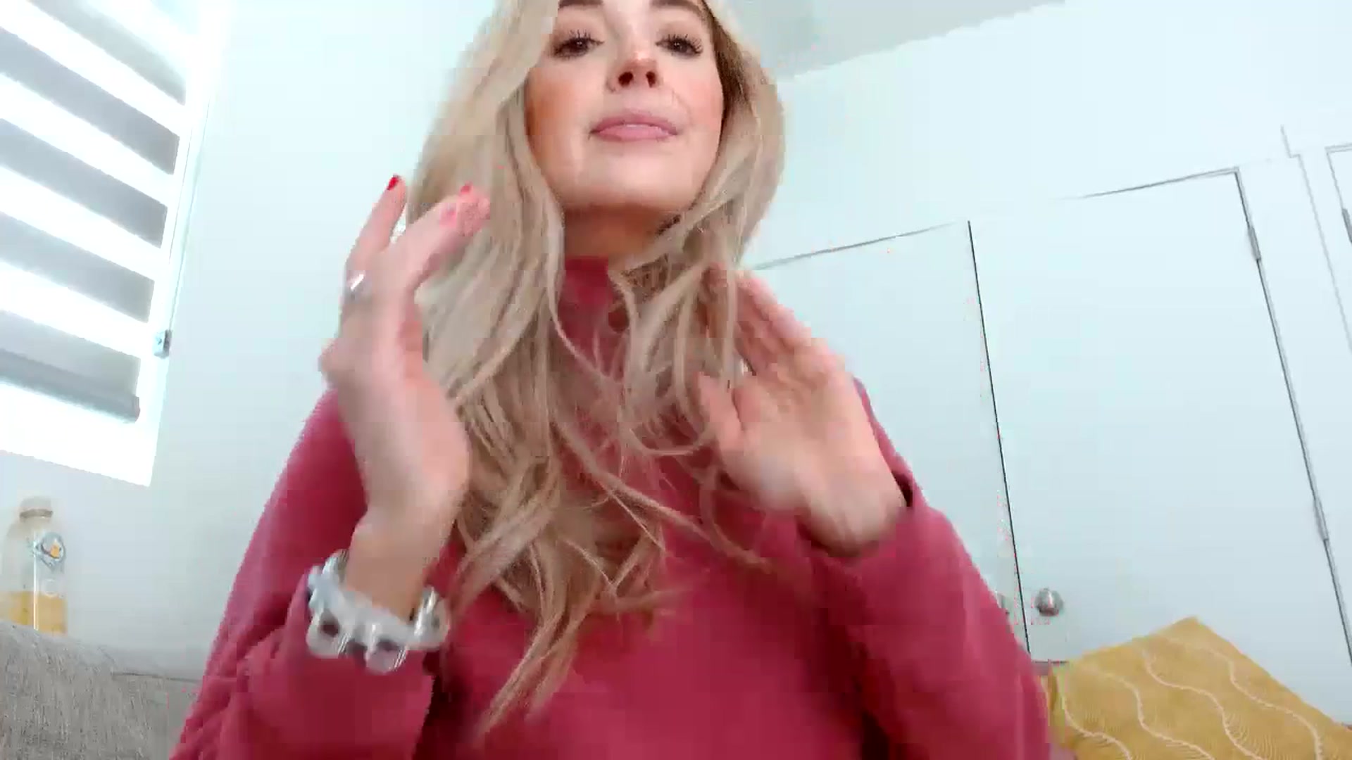 Gallery image thumbnail from Vegansoda's myfreecams stream on, 07/01/2023, 22:15 image 19 of 20