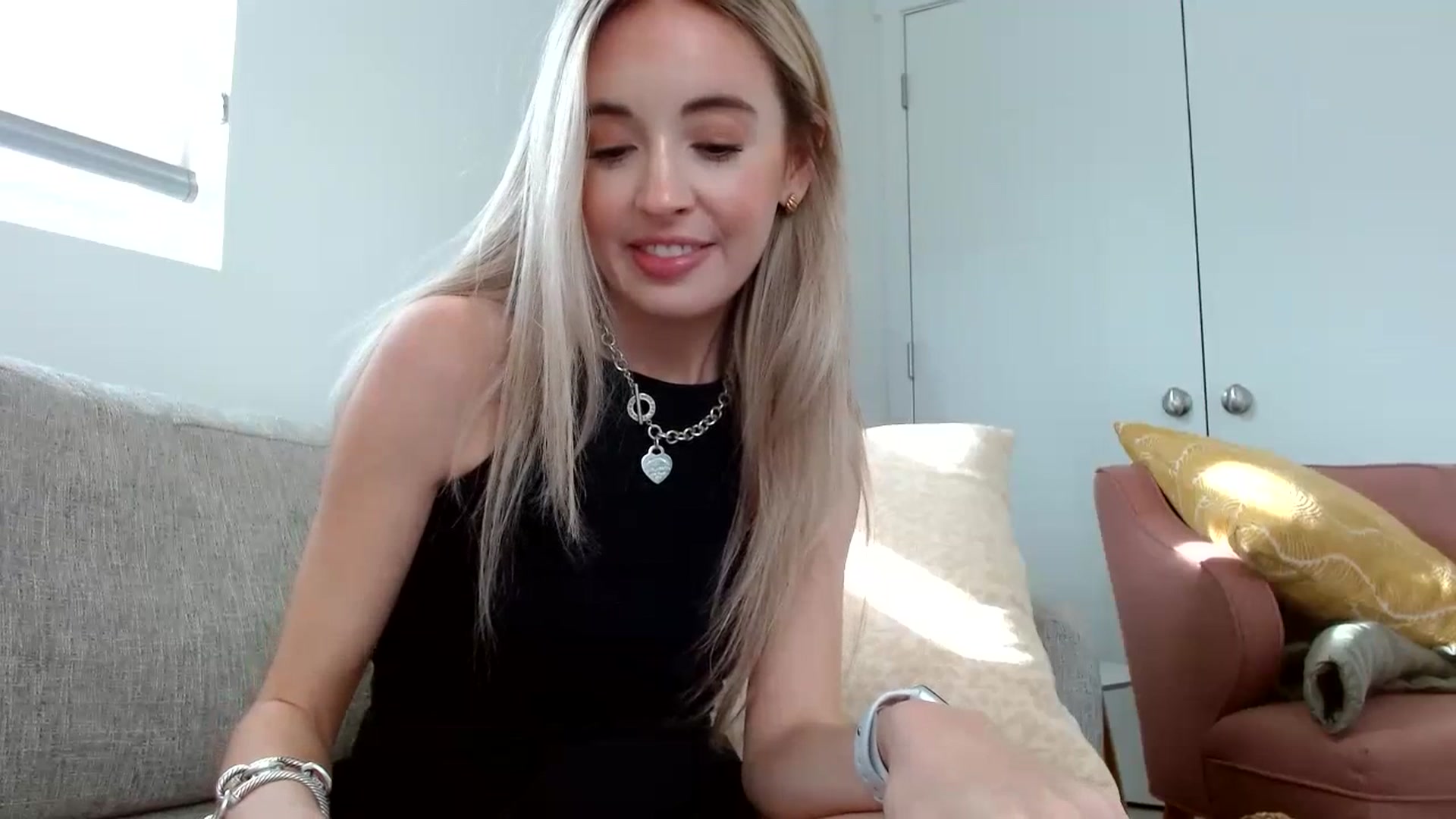 Gallery image thumbnail from Vegansoda's myfreecams stream on, 07/10/2023, 01:02 image 18 of 20