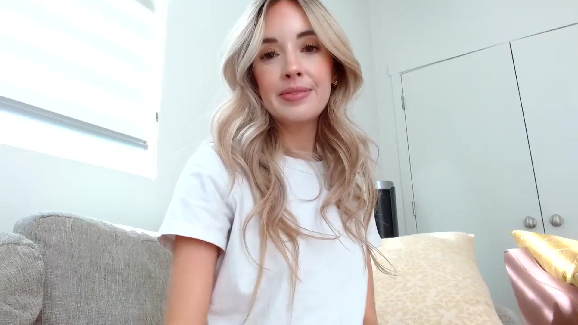 Gallery image thumbnail from Vegansoda's myfreecams stream on, 07/11/2023, 01:11 image 3 of 20