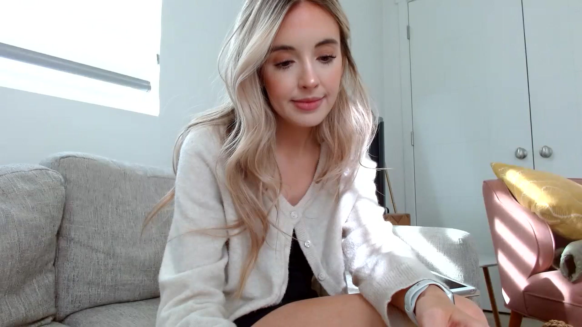 Gallery image thumbnail from Vegansoda's myfreecams stream on, 07/12/2023, 01:07 image 5 of 20