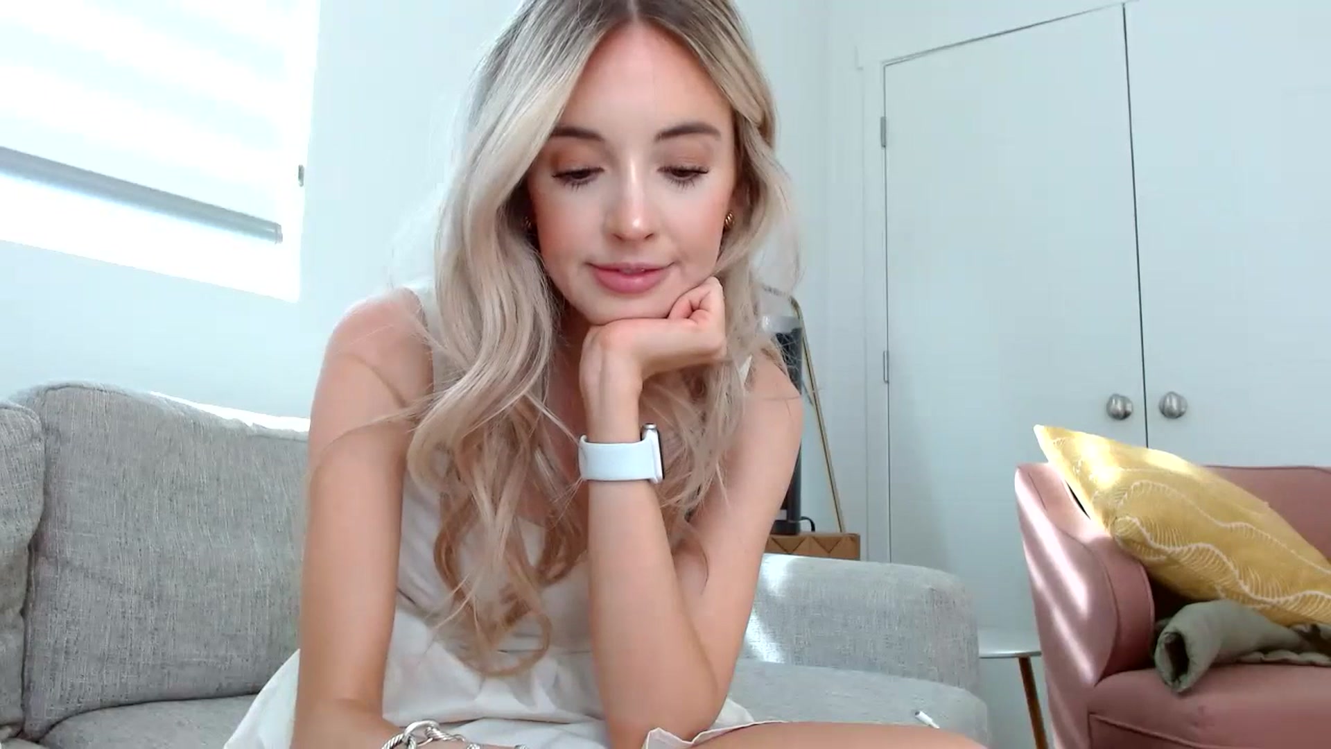 Gallery image thumbnail from Vegansoda's myfreecams stream on, 07/12/2023, 23:52 image 4 of 20