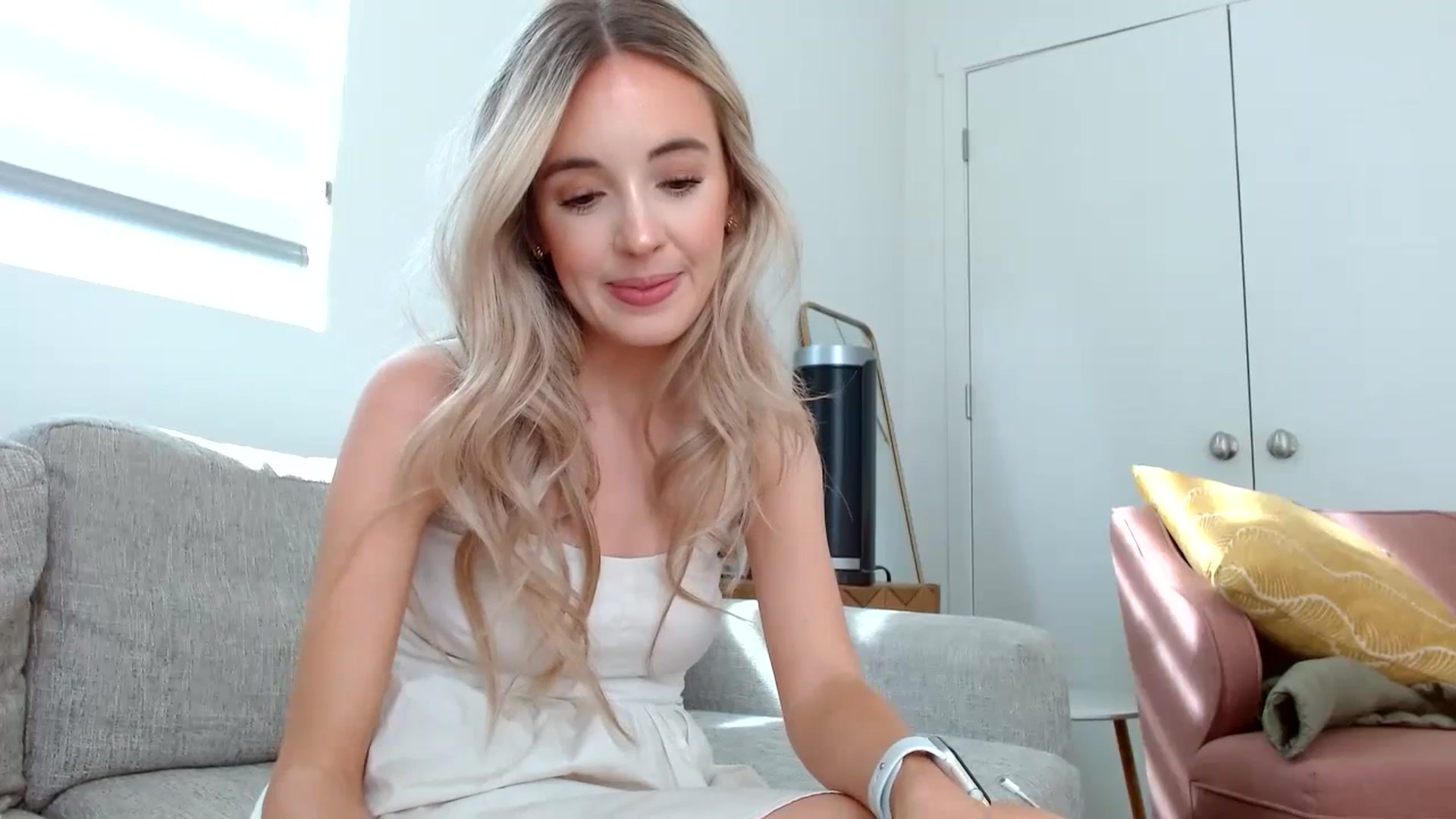 Gallery image thumbnail from Vegansoda's myfreecams stream on, 07/12/2023, 23:52 image 10 of 20