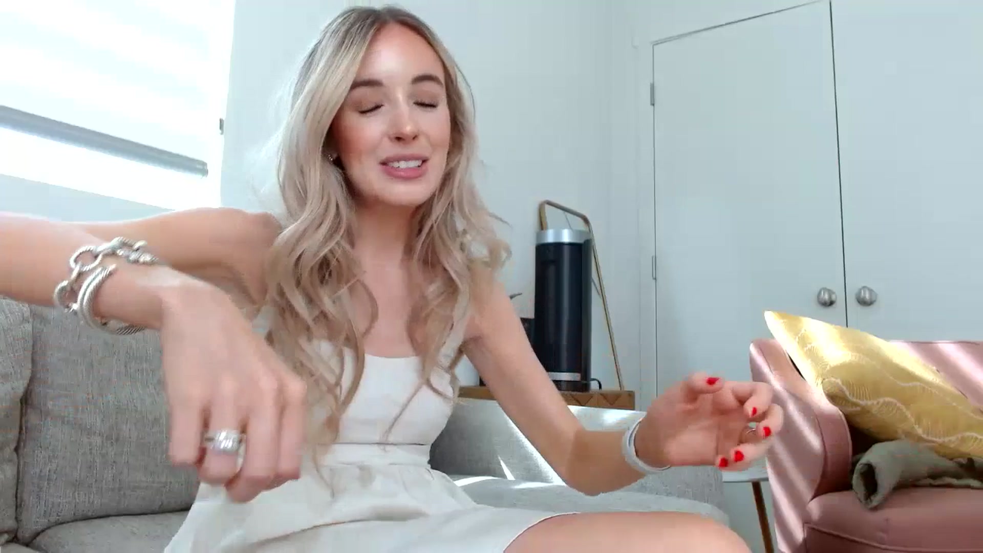 Gallery image thumbnail from Vegansoda's myfreecams stream on, 07/12/2023, 23:52 image 20 of 20