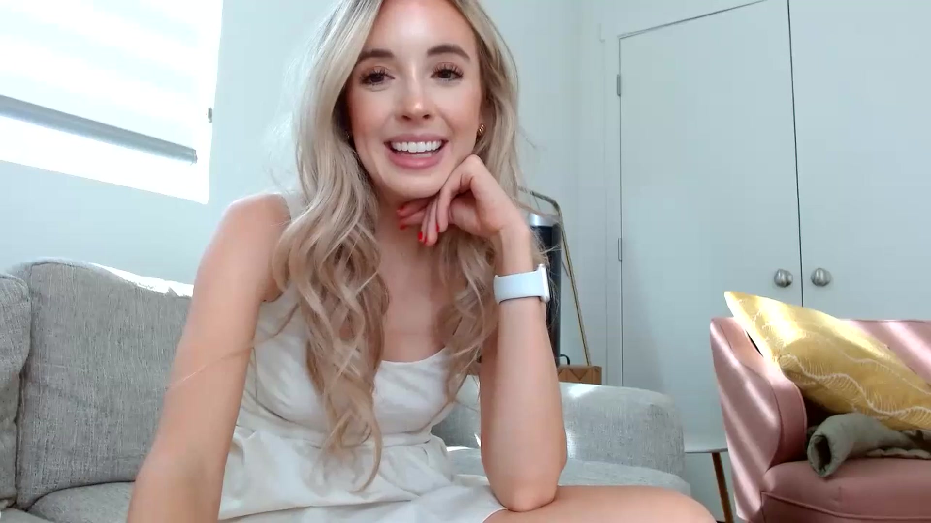 Gallery image thumbnail from Vegansoda's myfreecams stream on, 07/12/2023, 23:52 image 19 of 20