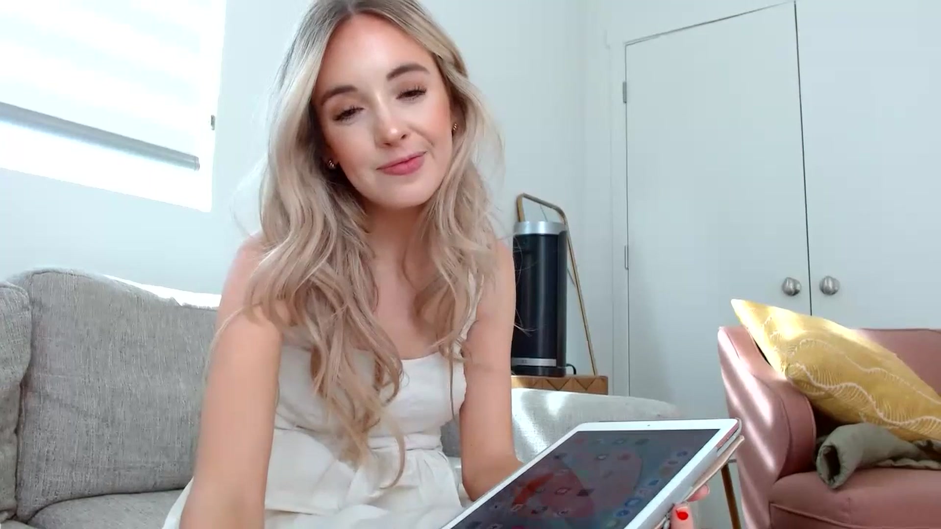 Gallery image thumbnail from Vegansoda's myfreecams stream on, 07/12/2023, 23:52 image 7 of 20