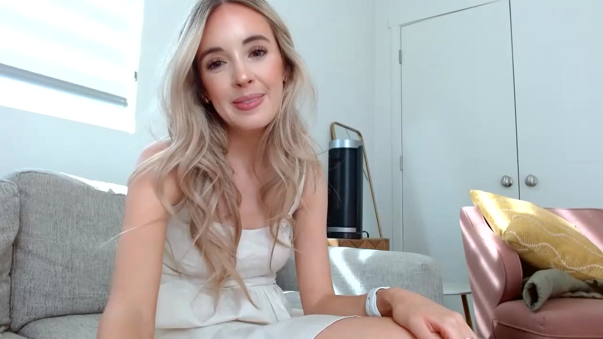 Gallery image thumbnail from Vegansoda's myfreecams stream on, 07/12/2023, 23:52 image 13 of 20