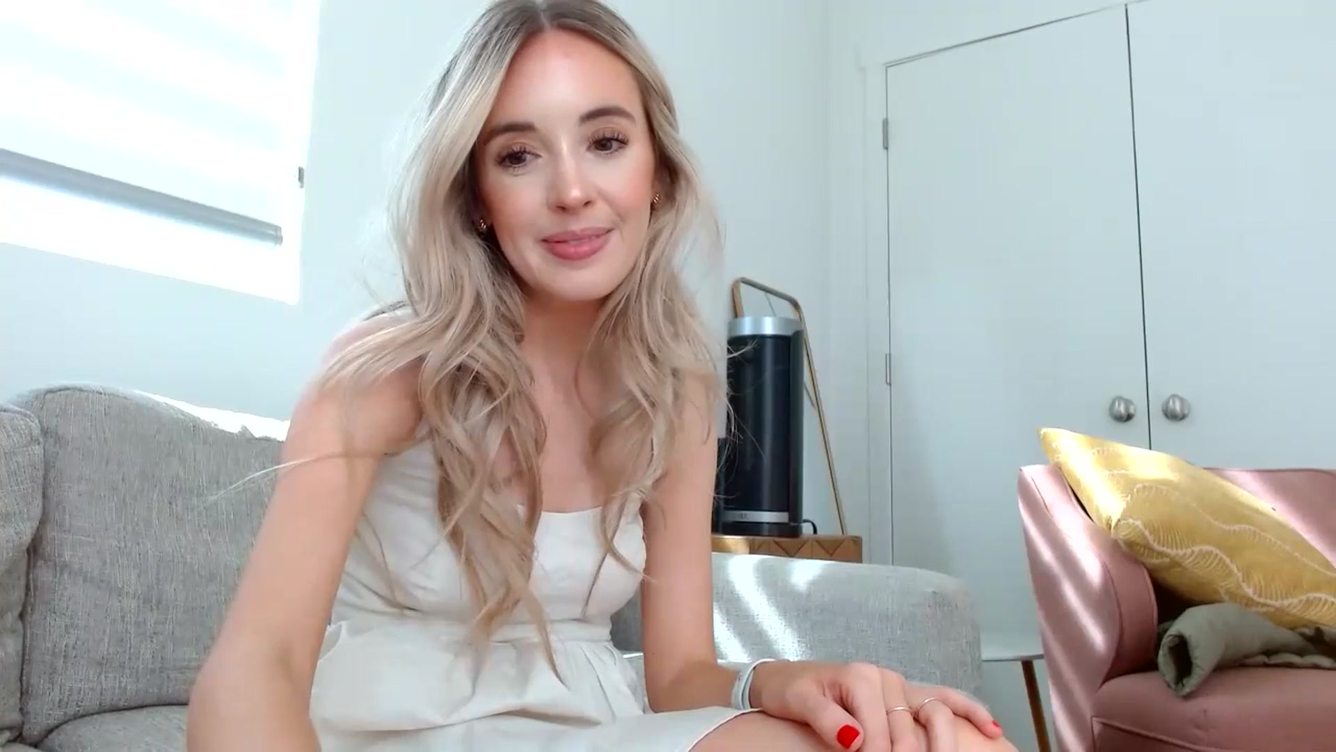 Gallery image thumbnail from Vegansoda's myfreecams stream on, 07/12/2023, 23:52 image 12 of 20