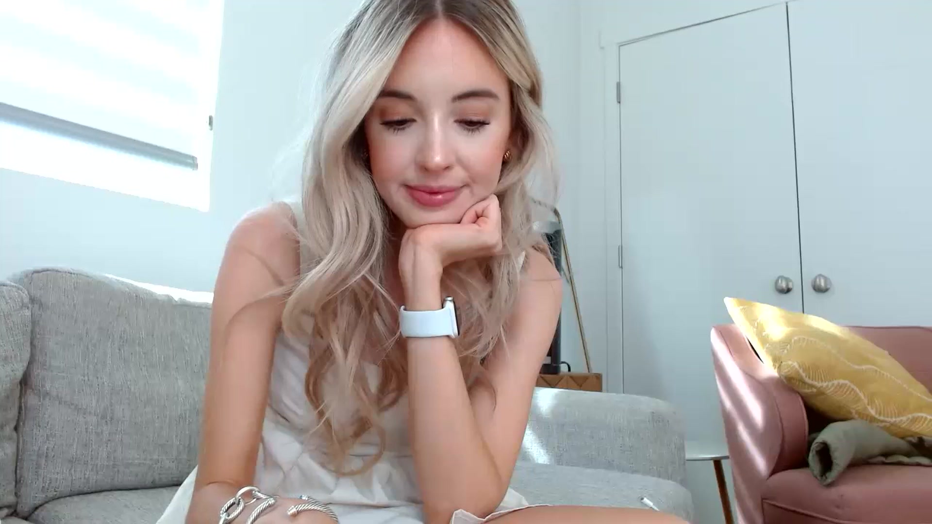 Gallery image thumbnail from Vegansoda's myfreecams stream on, 07/12/2023, 23:52 image 5 of 20